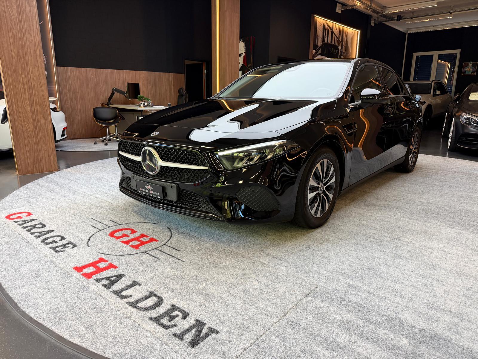 MERCEDES-BENZ A 180 d Night Star-showroom-element-3