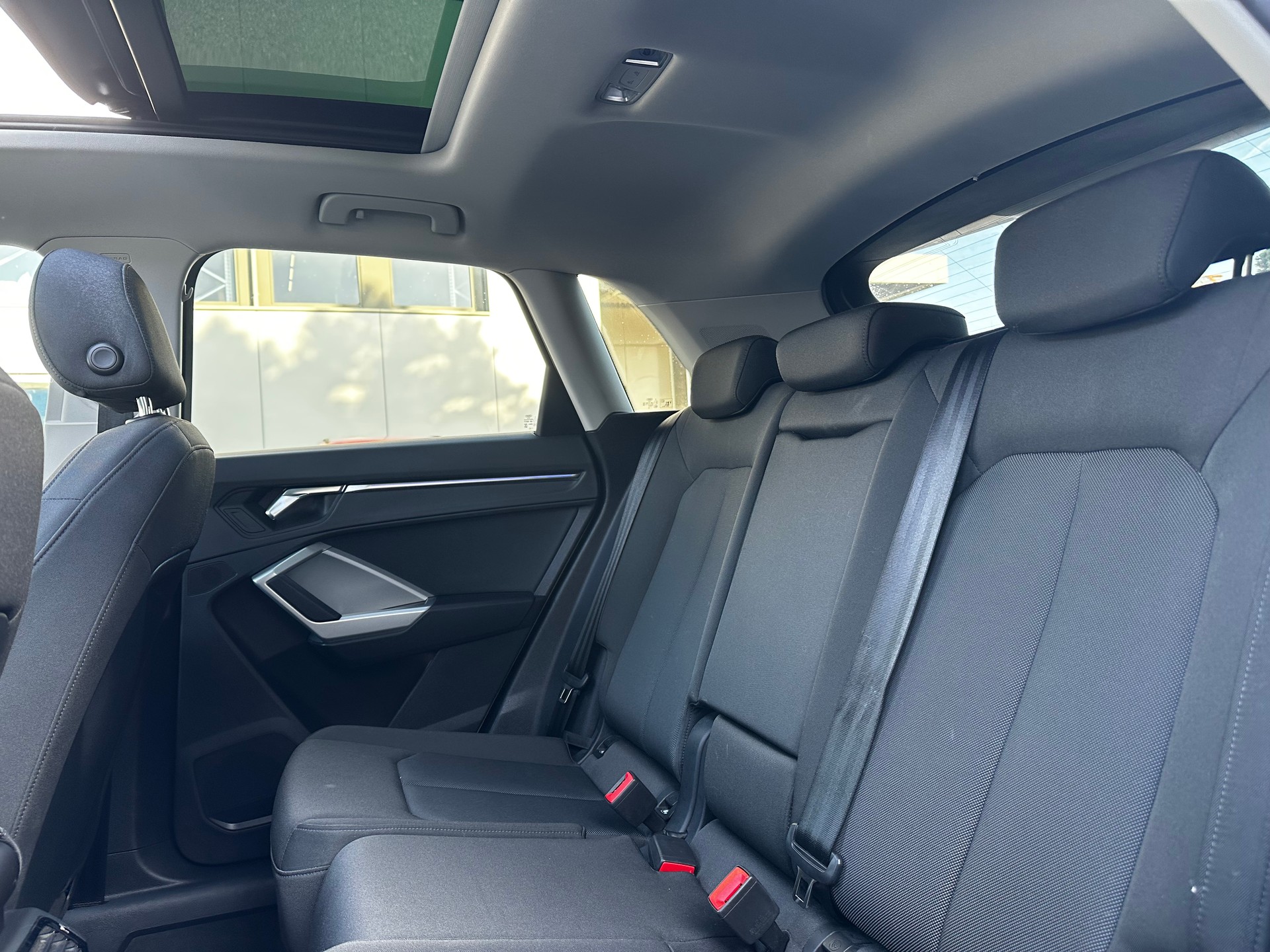 AUDI Q3 40 TFSI S line quattro S-tronic-image-11