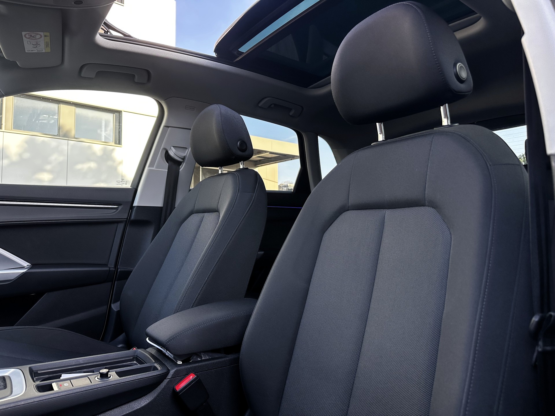 AUDI Q3 40 TFSI S line quattro S-tronic-showroom-element-3