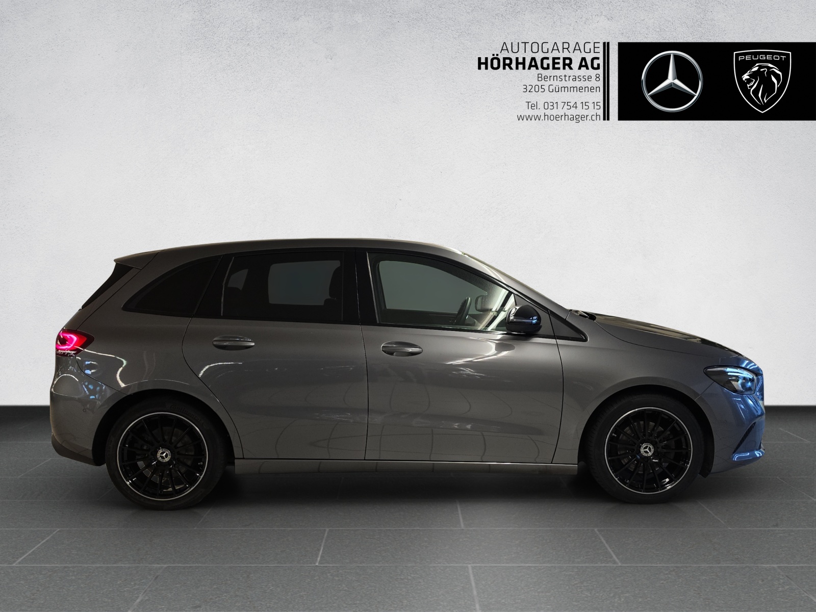 MERCEDES-BENZ B 200 Night Star-showroom-element-1