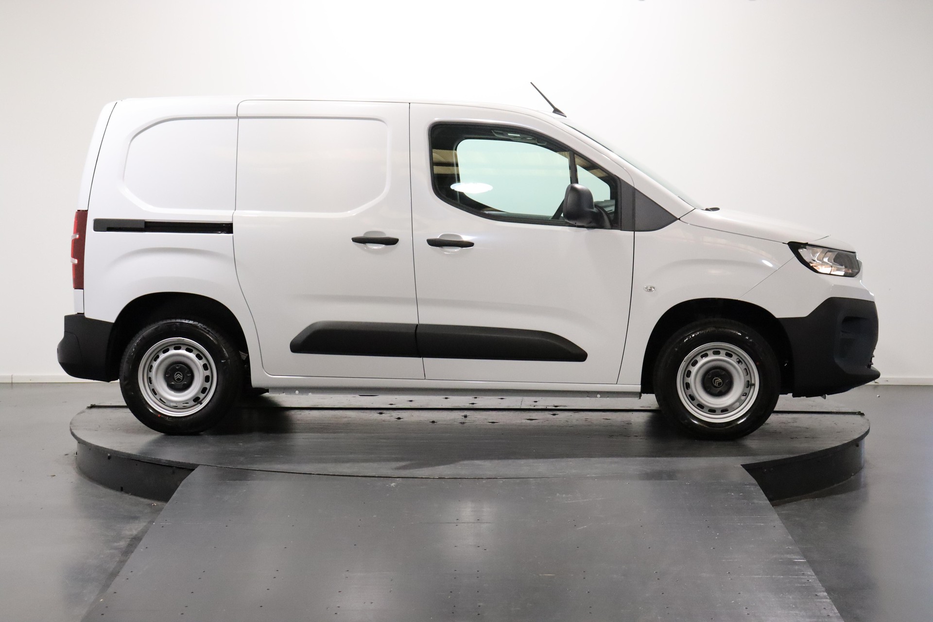 CITROEN Berlingo M 1.2 PureTech 110 First S/S-showroom-element-2