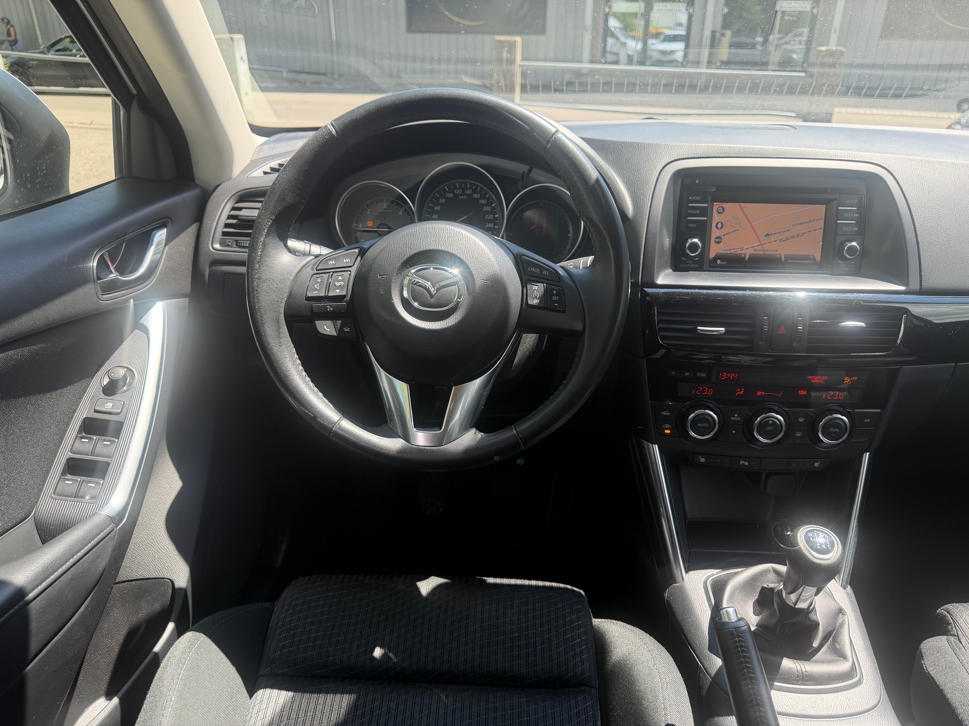 MAZDA CX-5 2.2 D Ambition AWD * Navigation * Xenon * Klima-auto * Tempomat * PDC V&H * Frisch Ab MFK-image-3