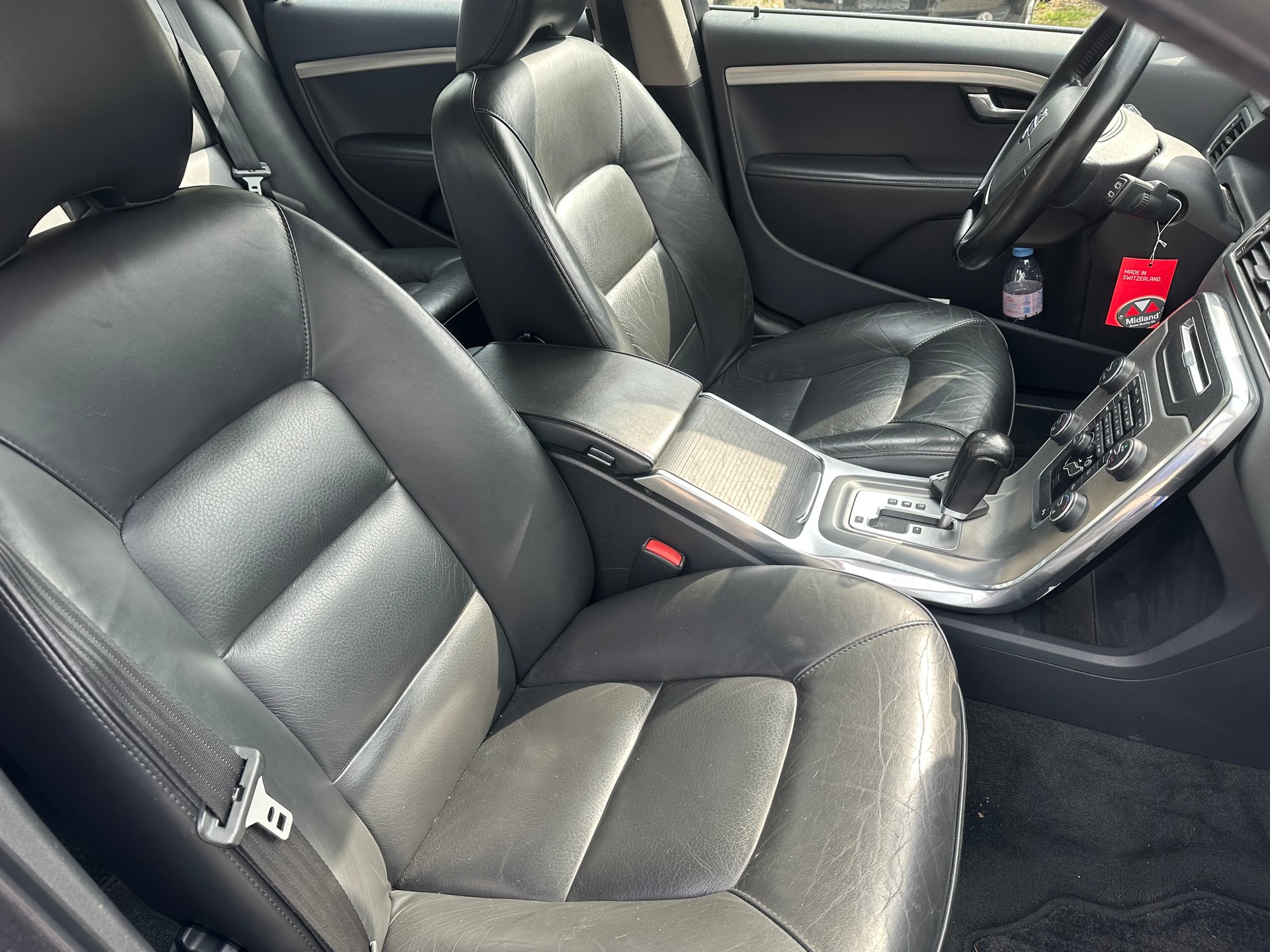 VOLVO V70 D5 AWD Momentum Geartronic-image-5