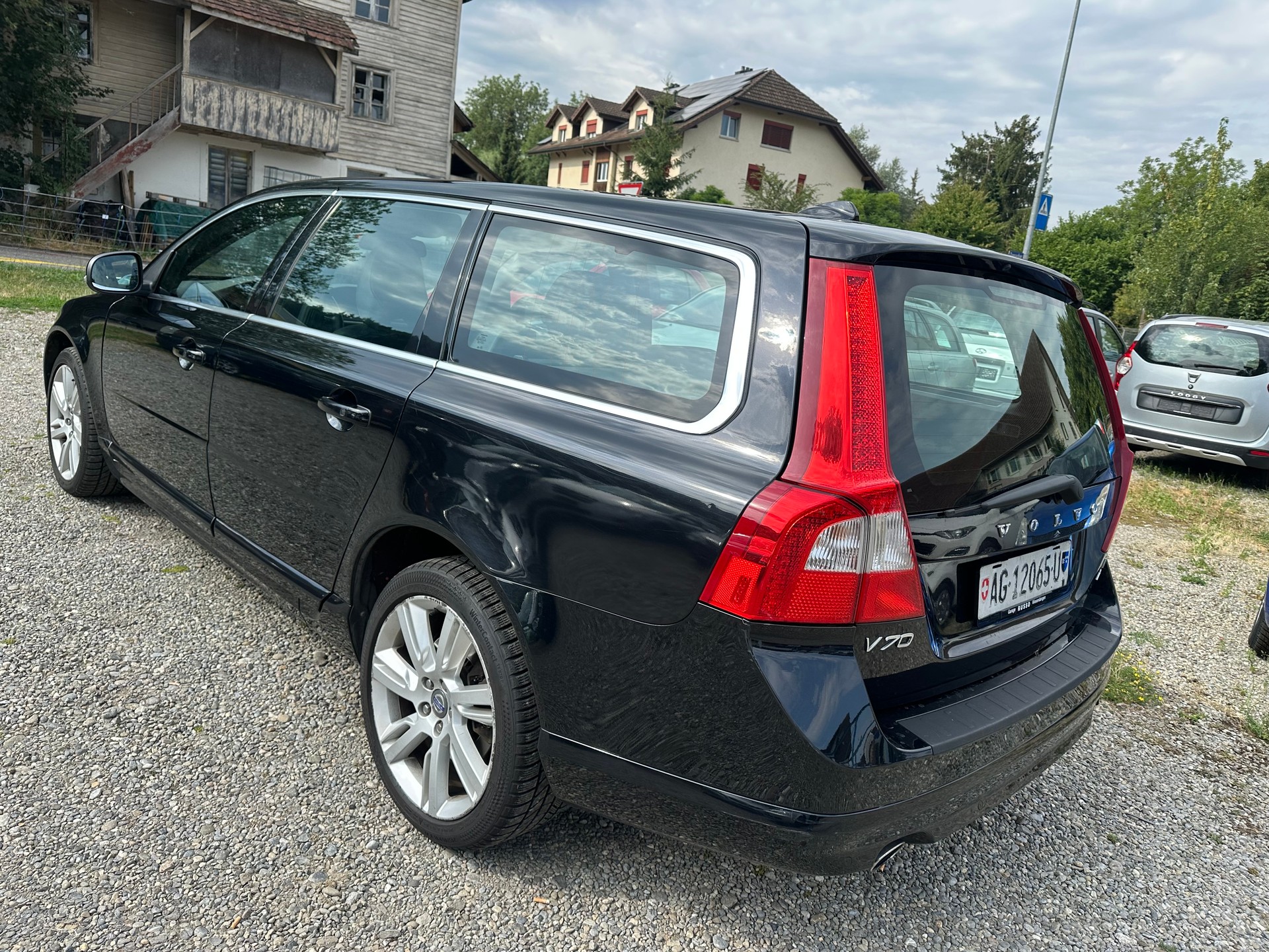 VOLVO V70 D5 AWD Momentum Geartronic-image-3