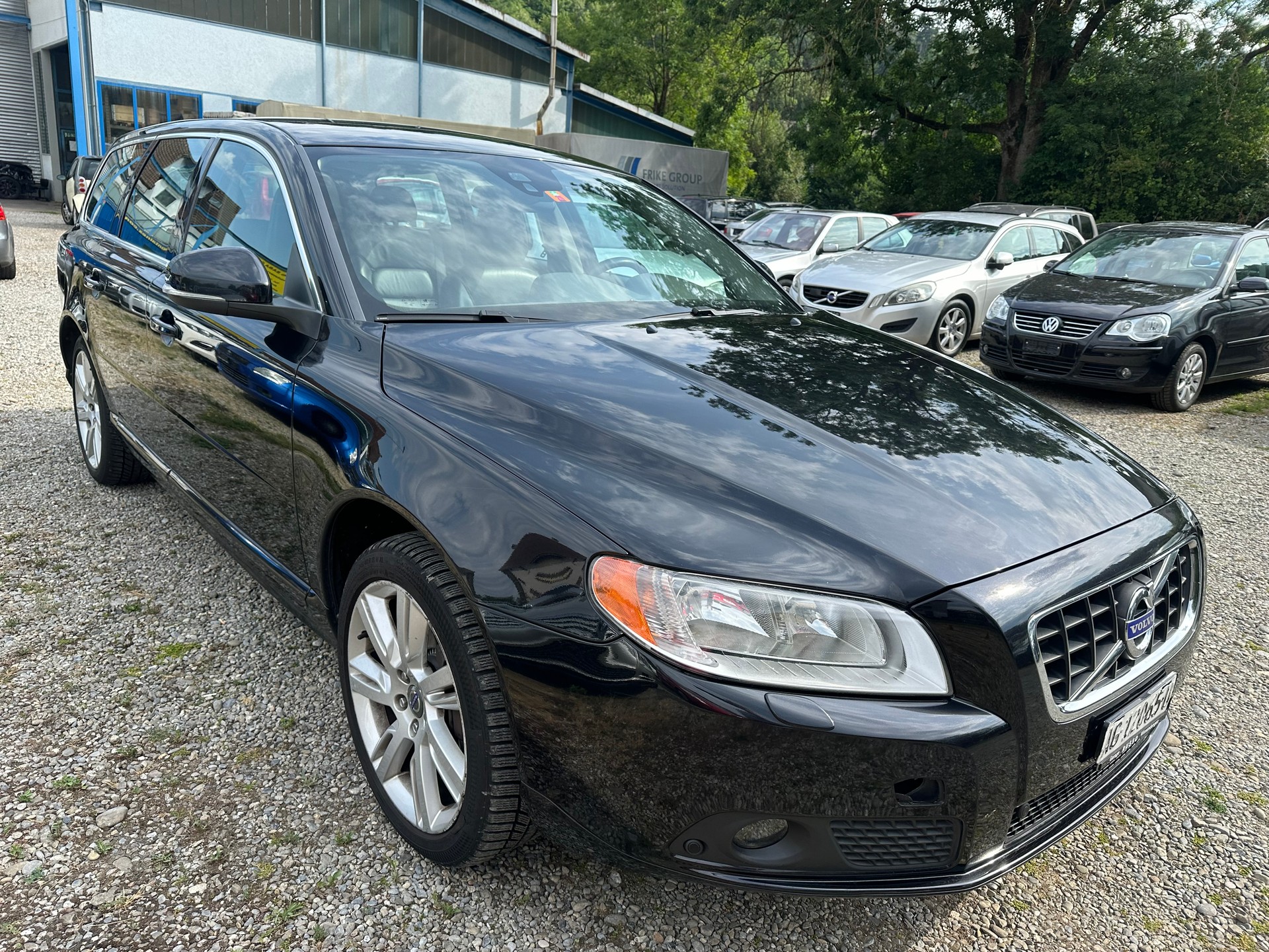 VOLVO V70 D5 AWD Momentum Geartronic-image-2