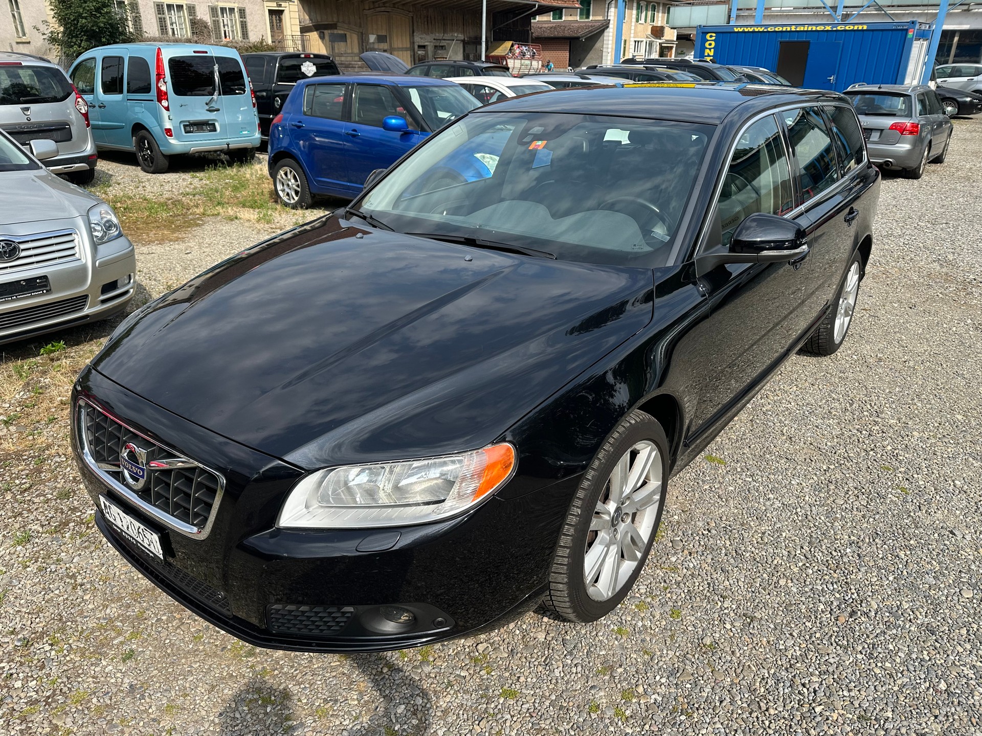 VOLVO V70 D5 AWD Momentum Geartronic-image-1
