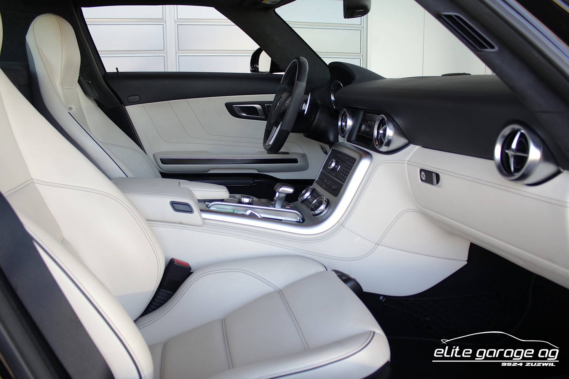 MERCEDES-BENZ SLS 63 AMG Speedshift-image-15