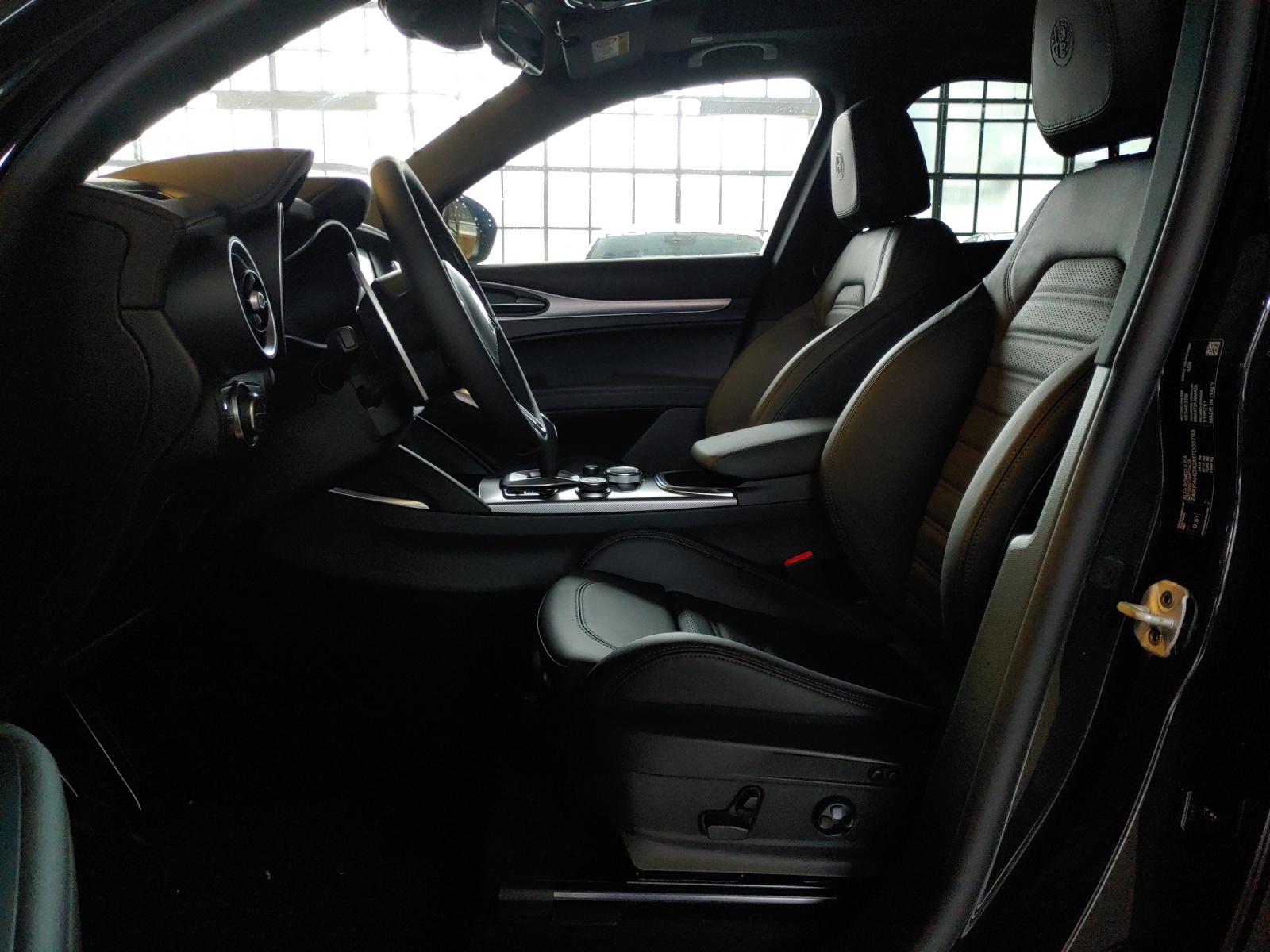 ALFA ROMEO Stelvio 2.2JTDM Veloce Q4Automatic-image-5