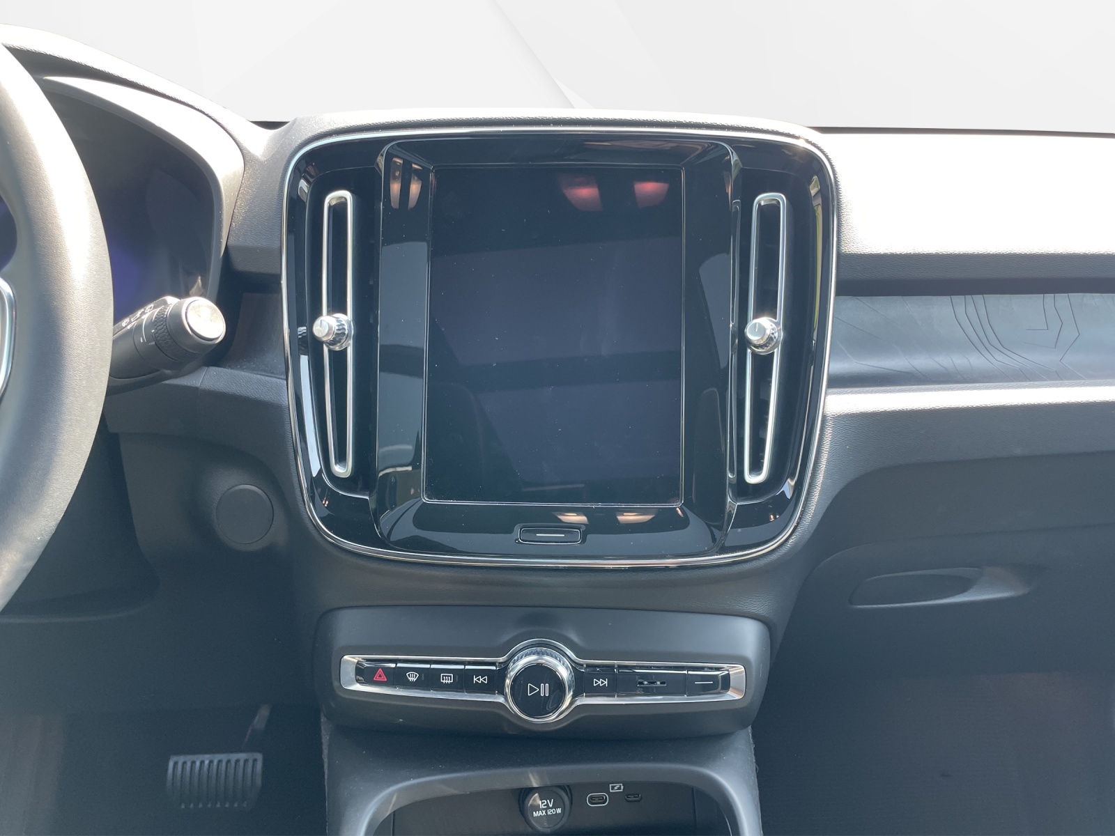 VOLVO XC40 P8 Twin Ultimate AWD-image-12