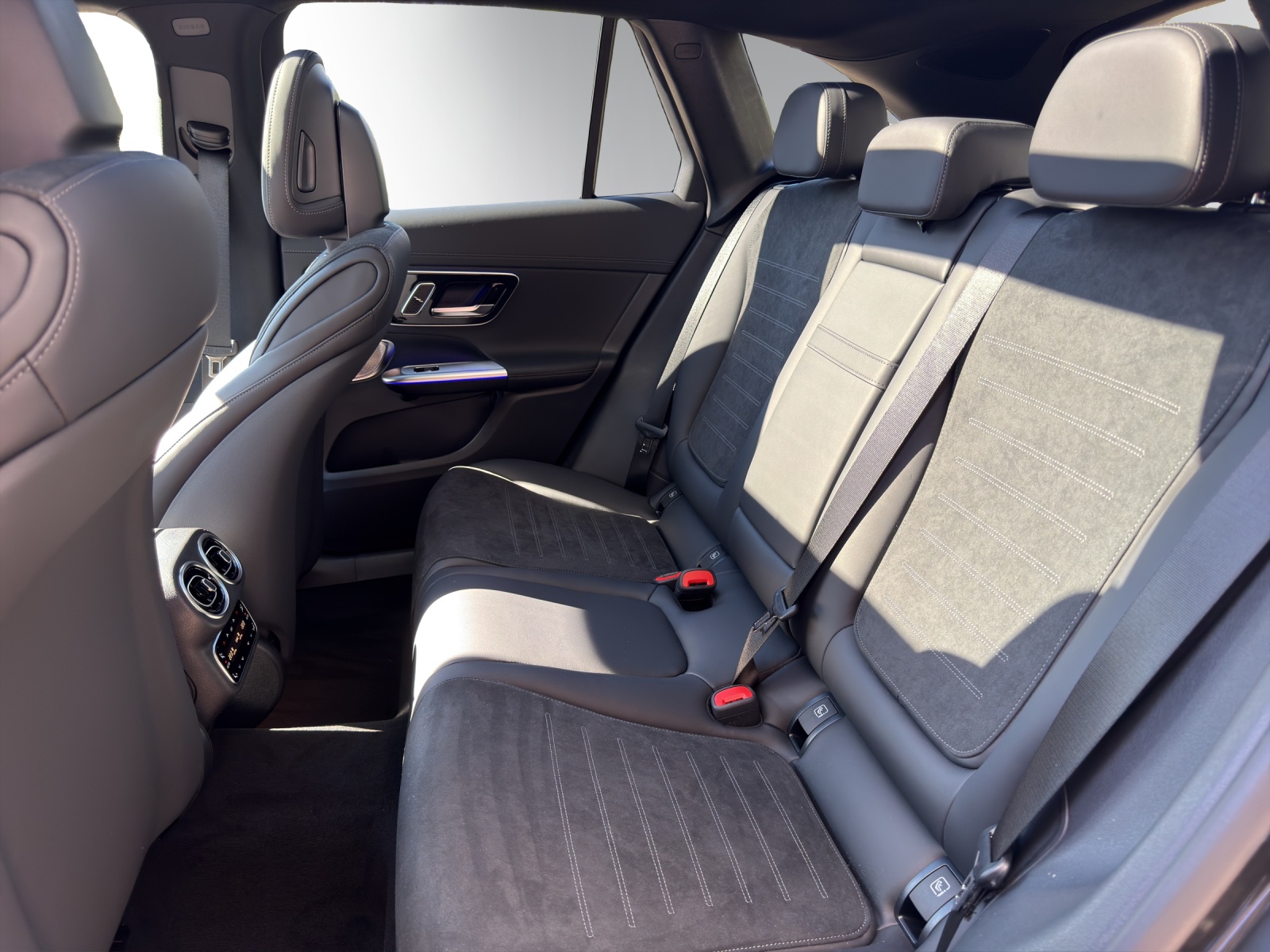 MERCEDES-BENZ GLC 400 e 4Matic EQ Star 9G-Tronic-image-10
