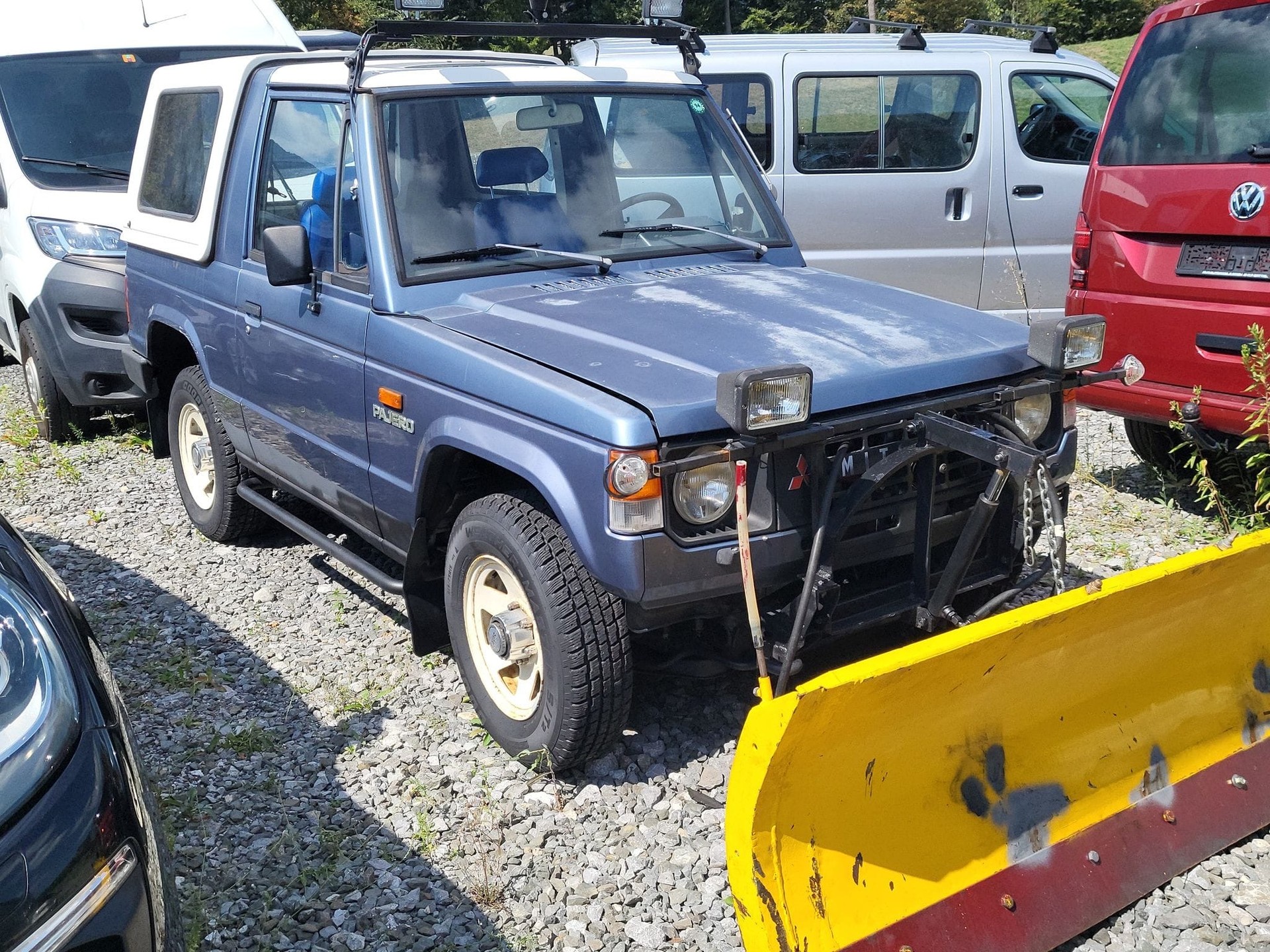 MITSUBISHI Pajero 2.6 Canvas Top