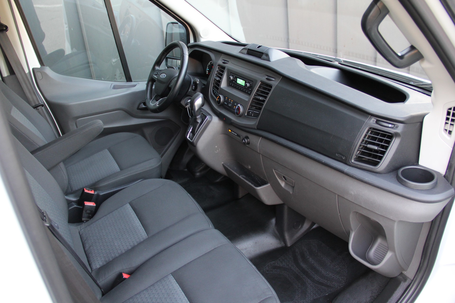 FORD Transit BUS **9-SITZE** SCHULBUS **ROLLSTUHL-GURT**-image-7