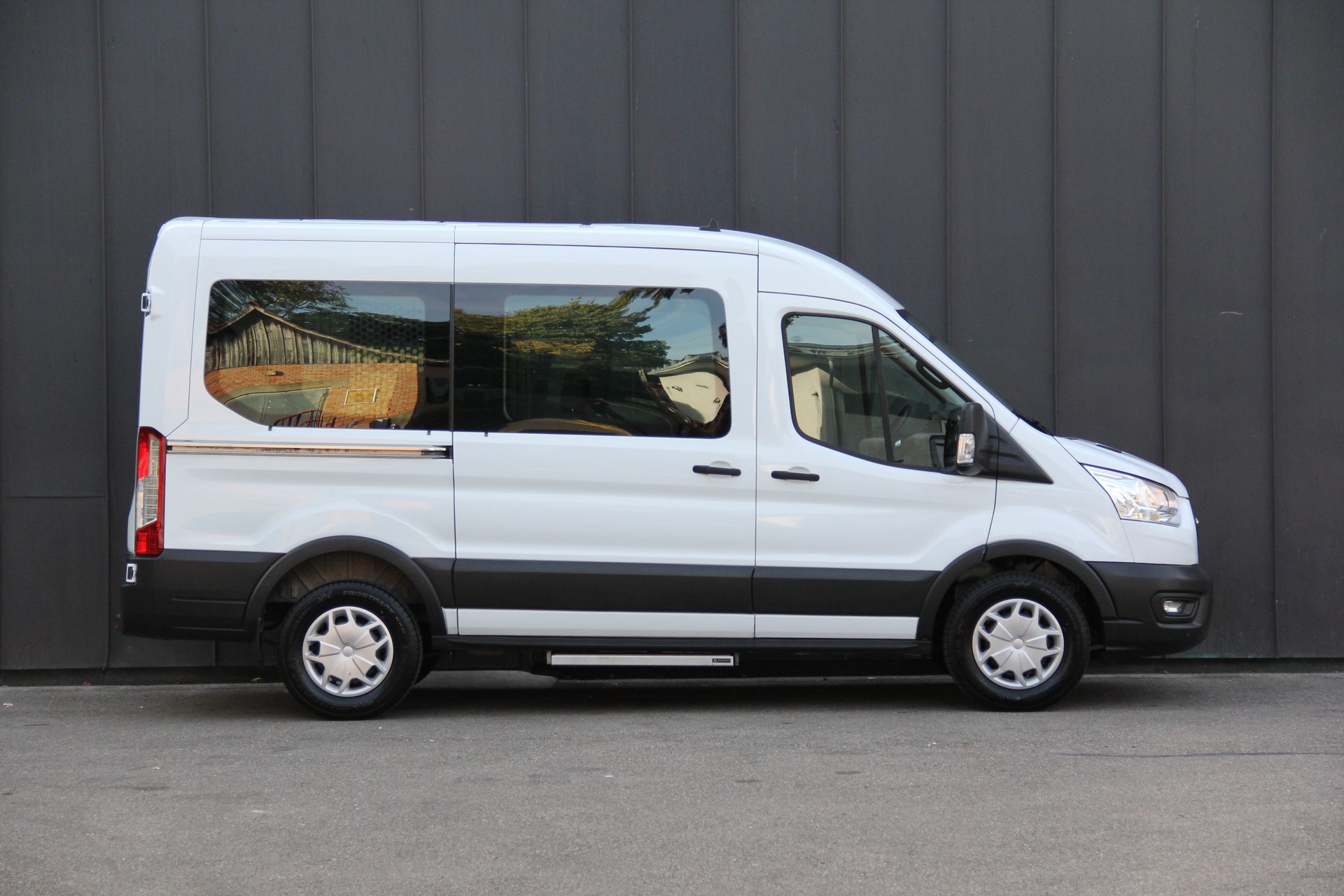 FORD Transit BUS **9-SITZE** SCHULBUS **ROLLSTUHL-GURT**-image-6