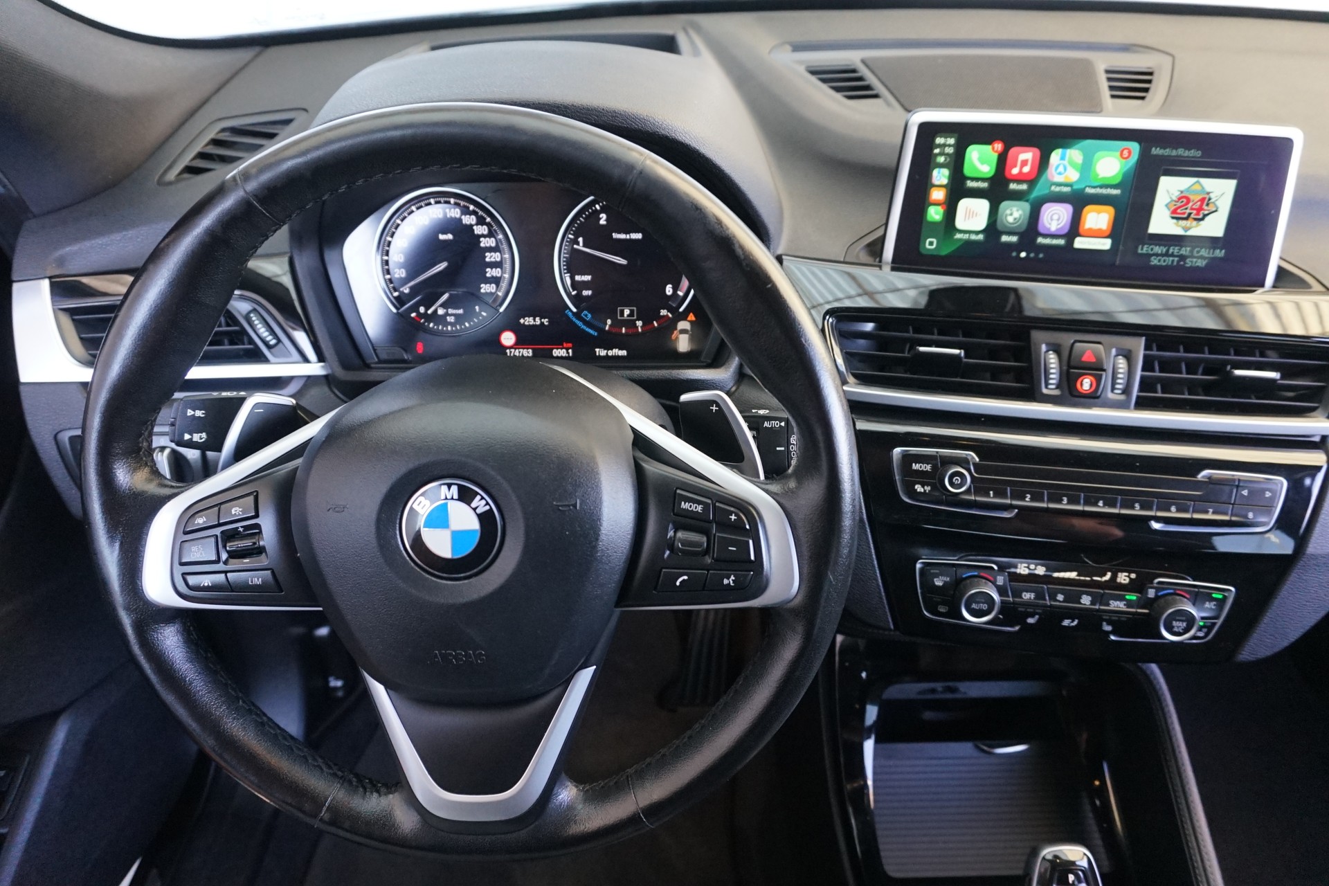 BMW X1 xDrive 20d x Line mit Abstandsregeltempomat-image-14