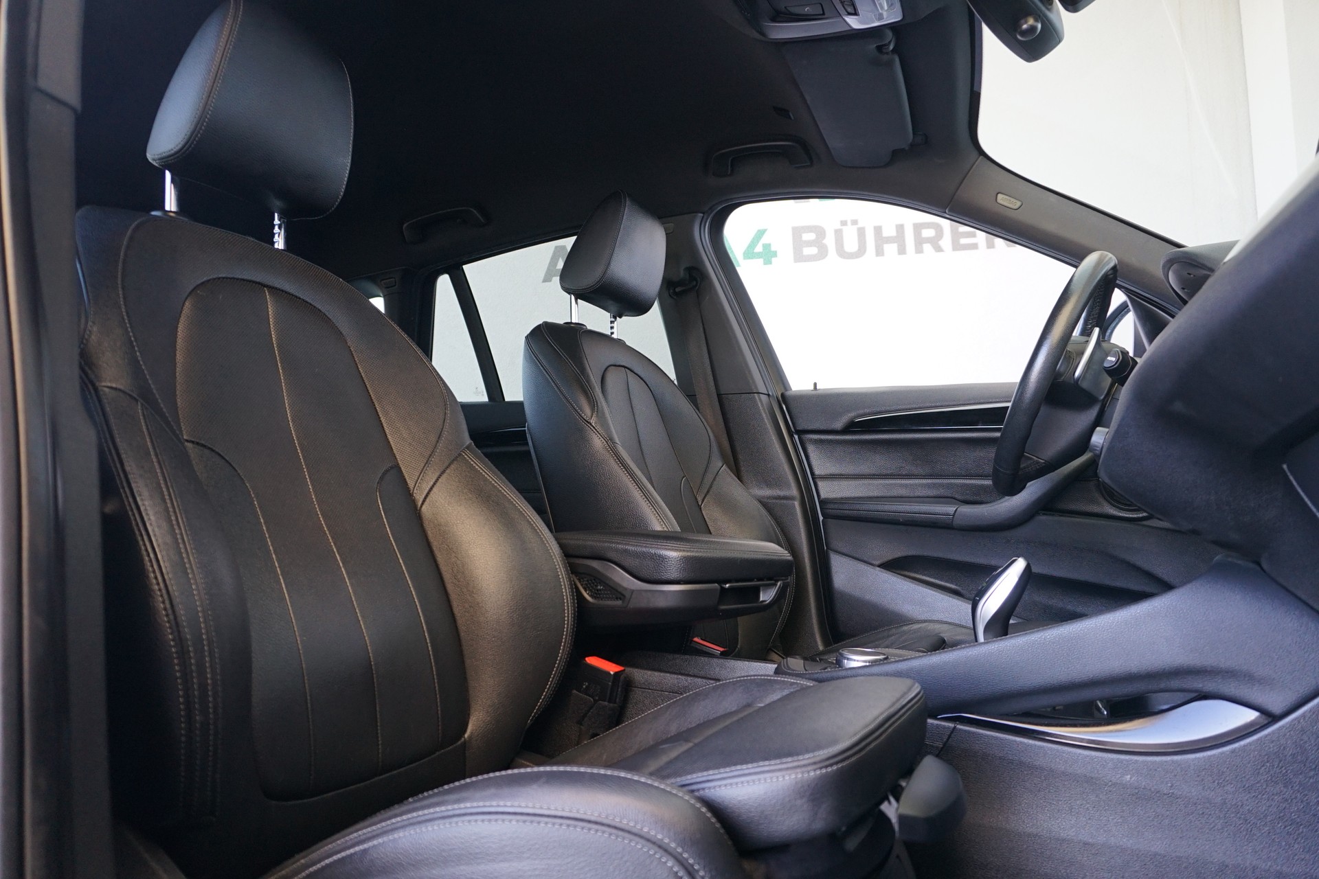 BMW X1 xDrive 20d x Line mit Abstandsregeltempomat-image-18
