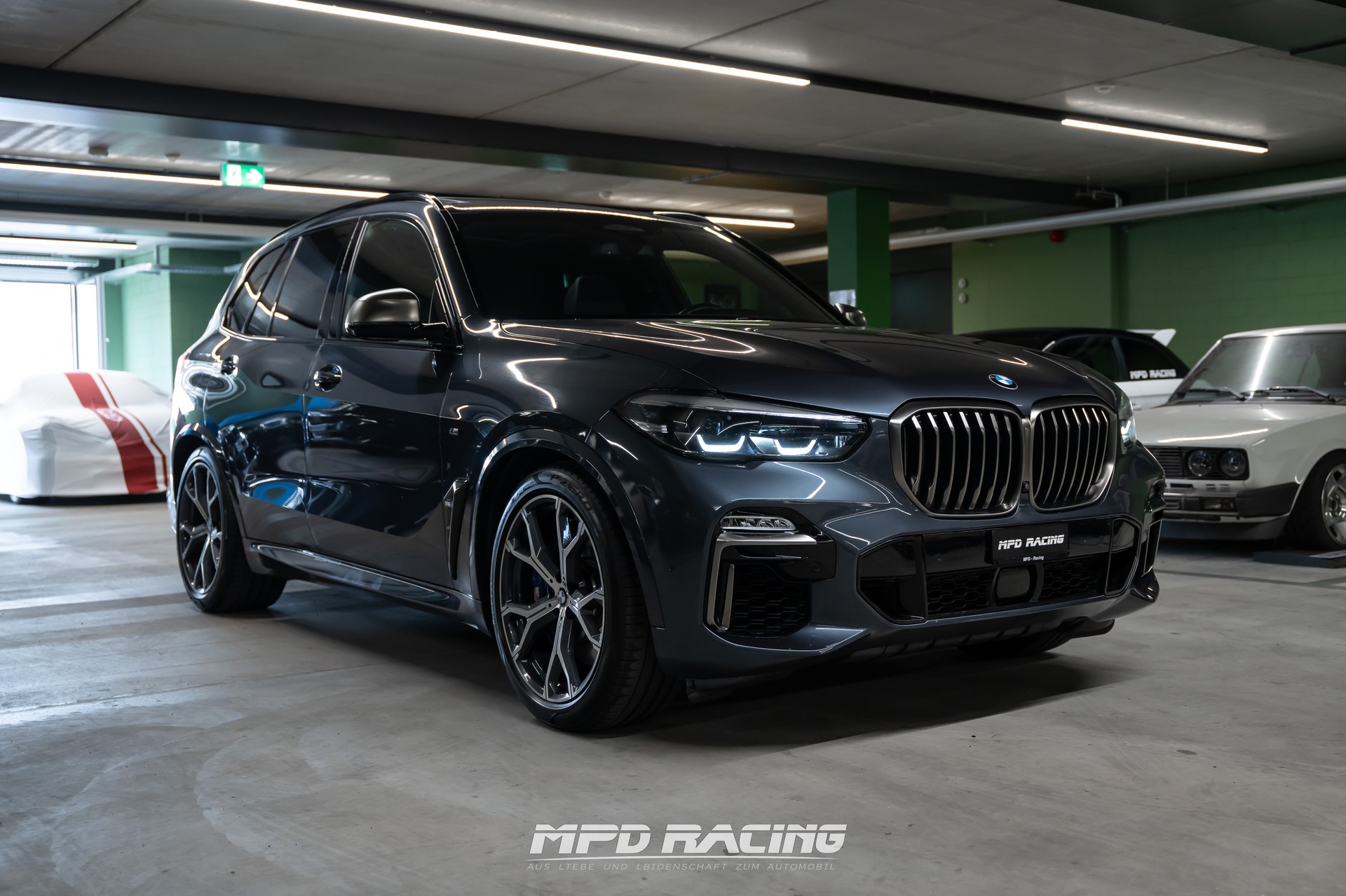 BMW X5 xDrive M50d Steptronic-showroom-element-2