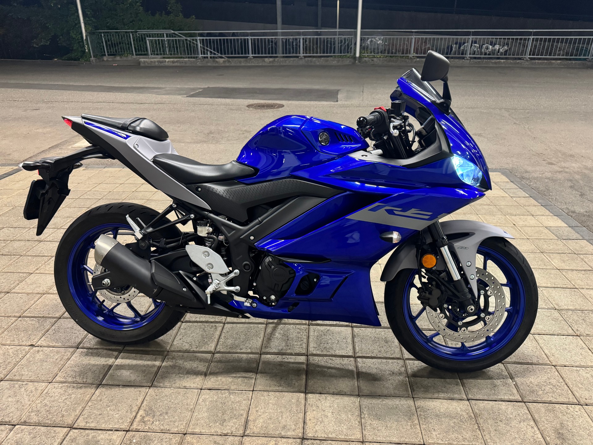 YAMAHA YZF-R3 ABS-image-3