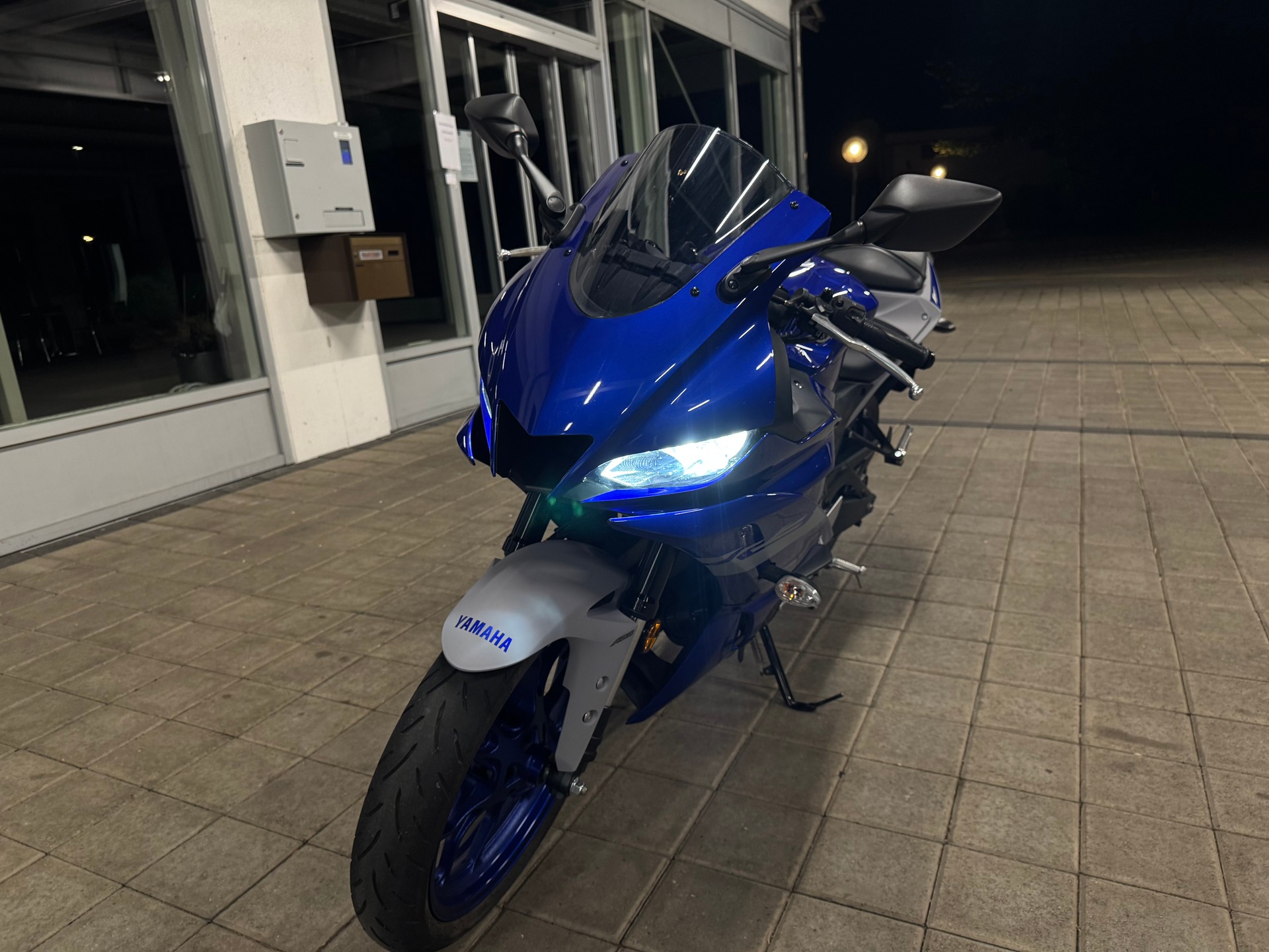 YAMAHA YZF-R3 ABS-image-1