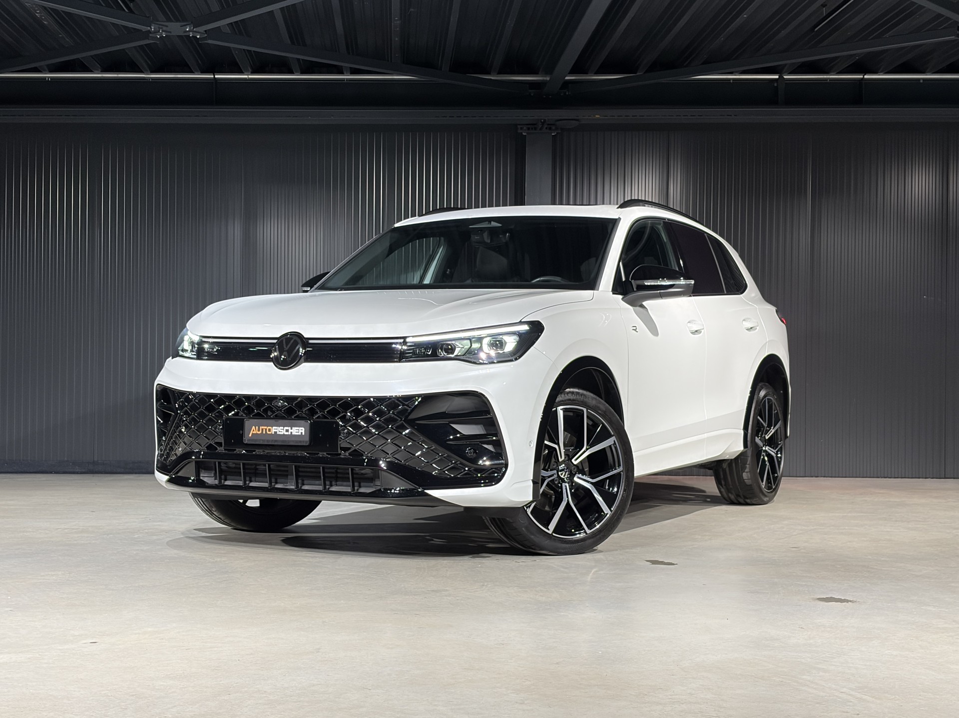 VW Tiguan 2.0 TSI DSG R-Line 4Motion *VOLLLEDER*