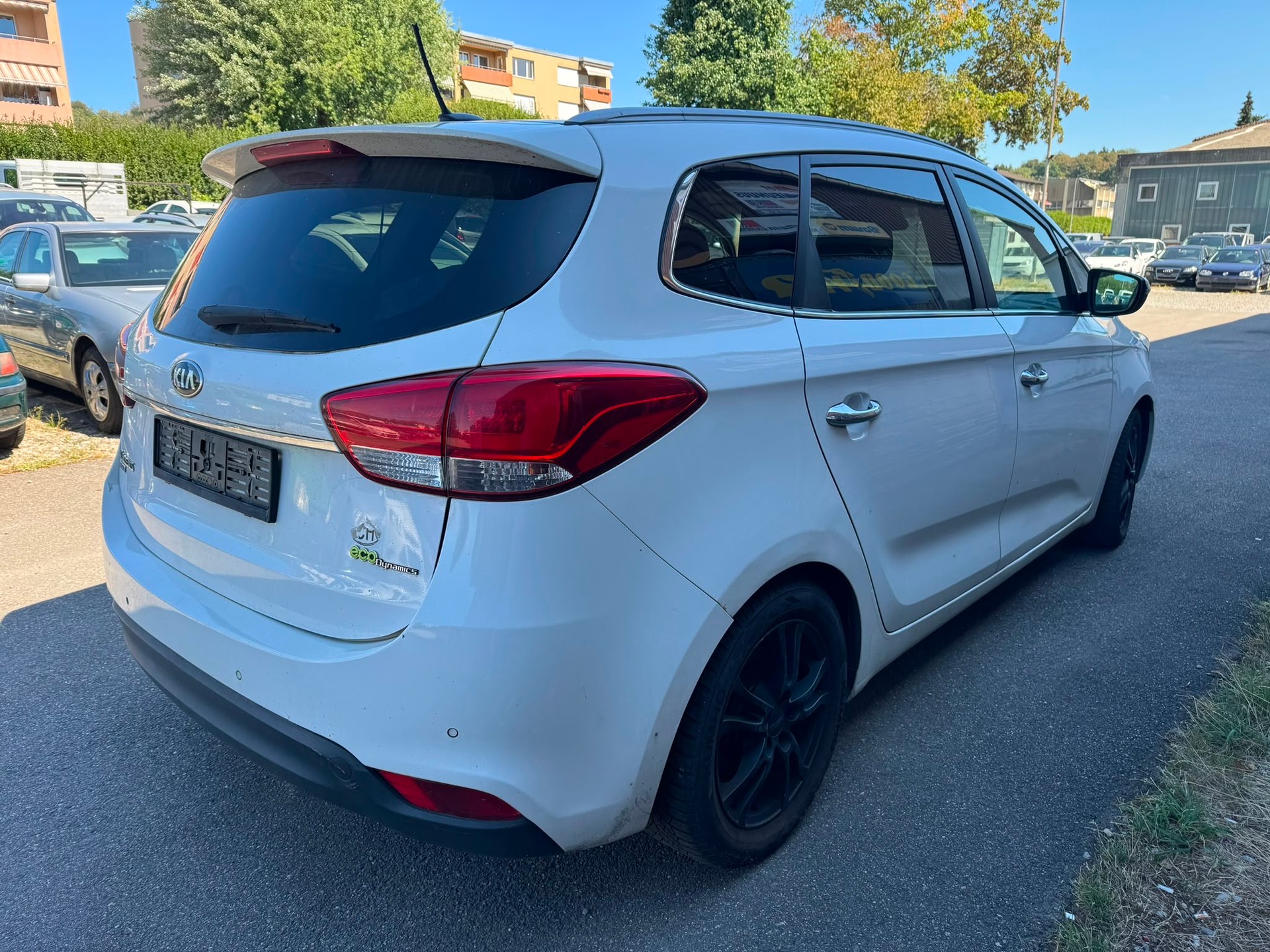 KIA Carens 1.7 CRDi Style-image-4