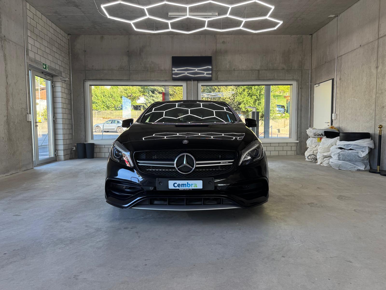 MERCEDES-BENZ A 45 AMG-showroom-element-1