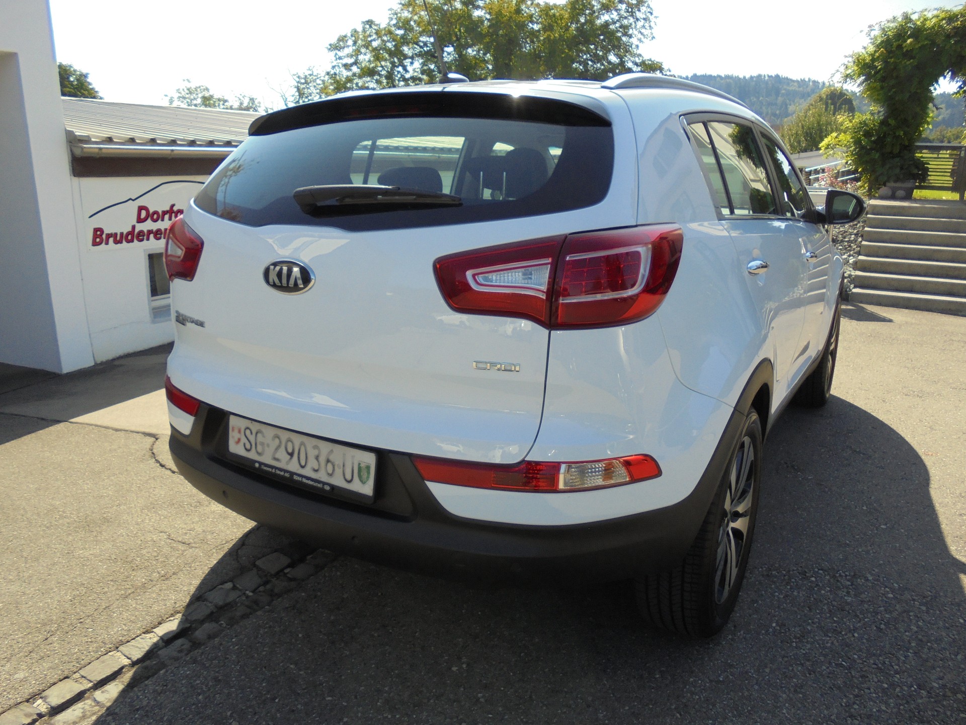 KIA Sportage 2.0 CRDi Style 4WD-image-2