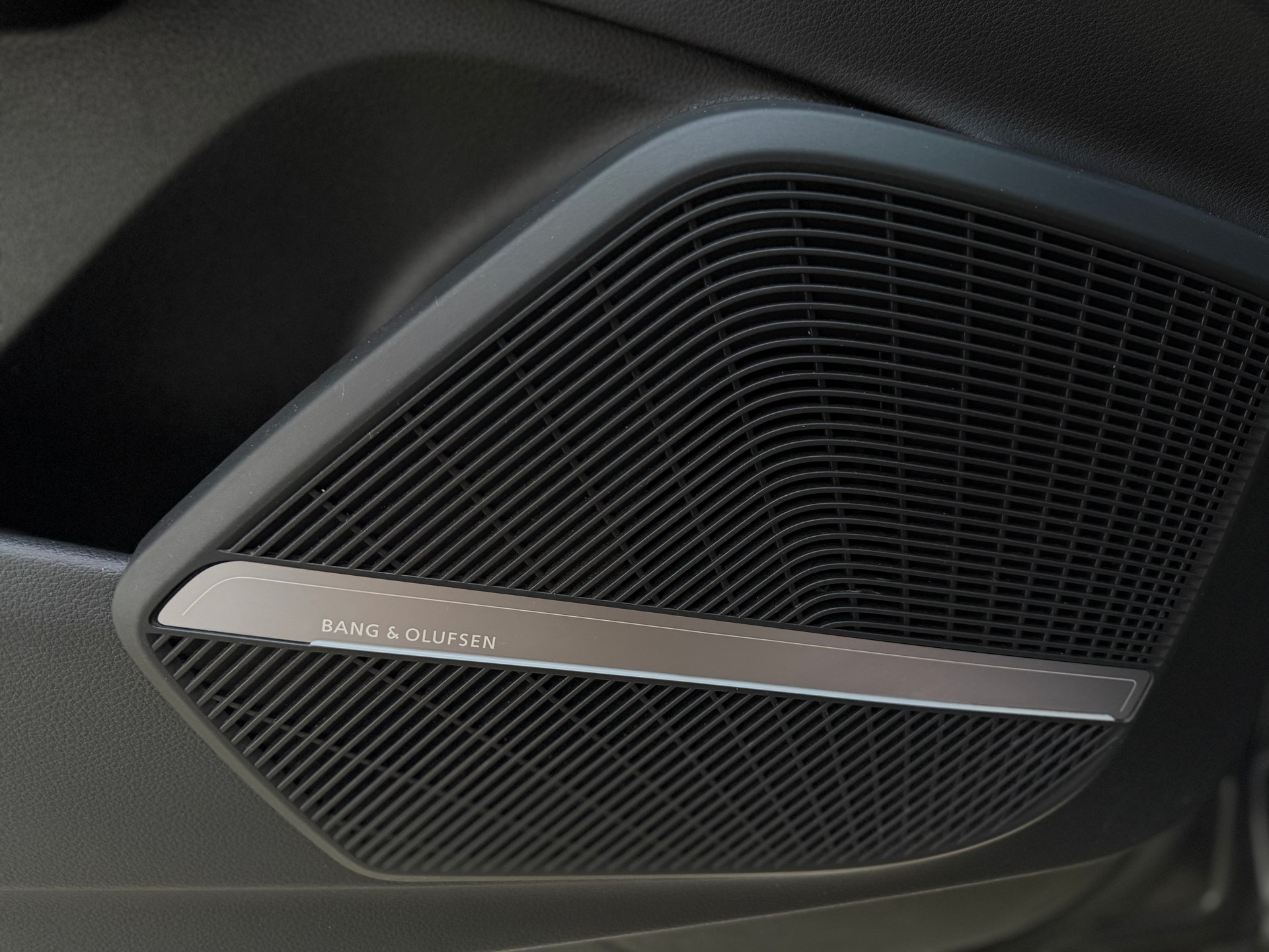 AUDI Q5 50 TFSI e PHEV S line quattro S-tronic-image-23