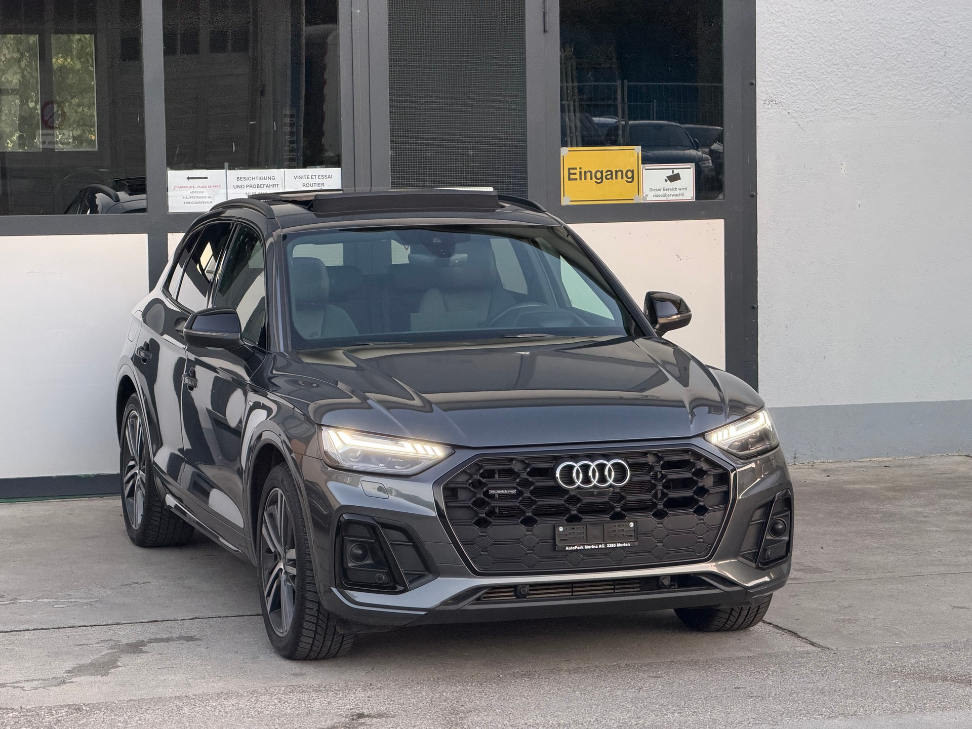 AUDI Q5 50 TFSI e PHEV S line quattro S-tronic-showroom-element-3