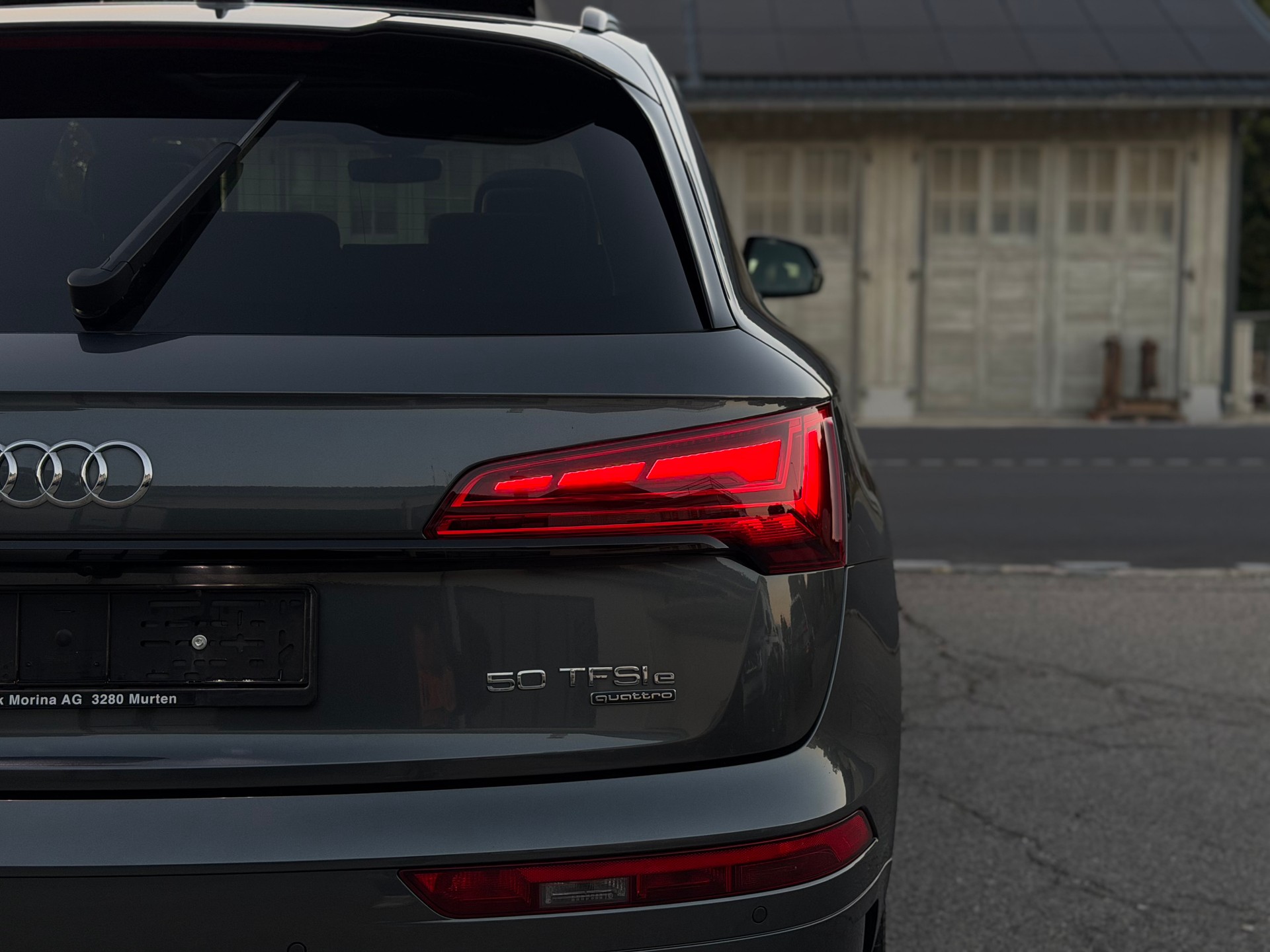 AUDI Q5 50 TFSI e PHEV S line quattro S-tronic-image-8