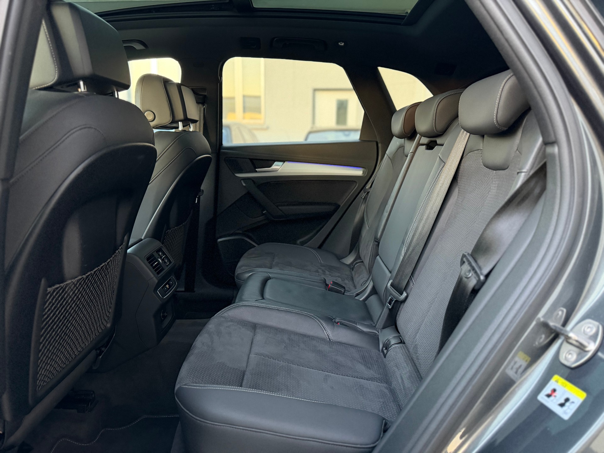 AUDI Q5 50 TFSI e PHEV S line quattro S-tronic-image-10