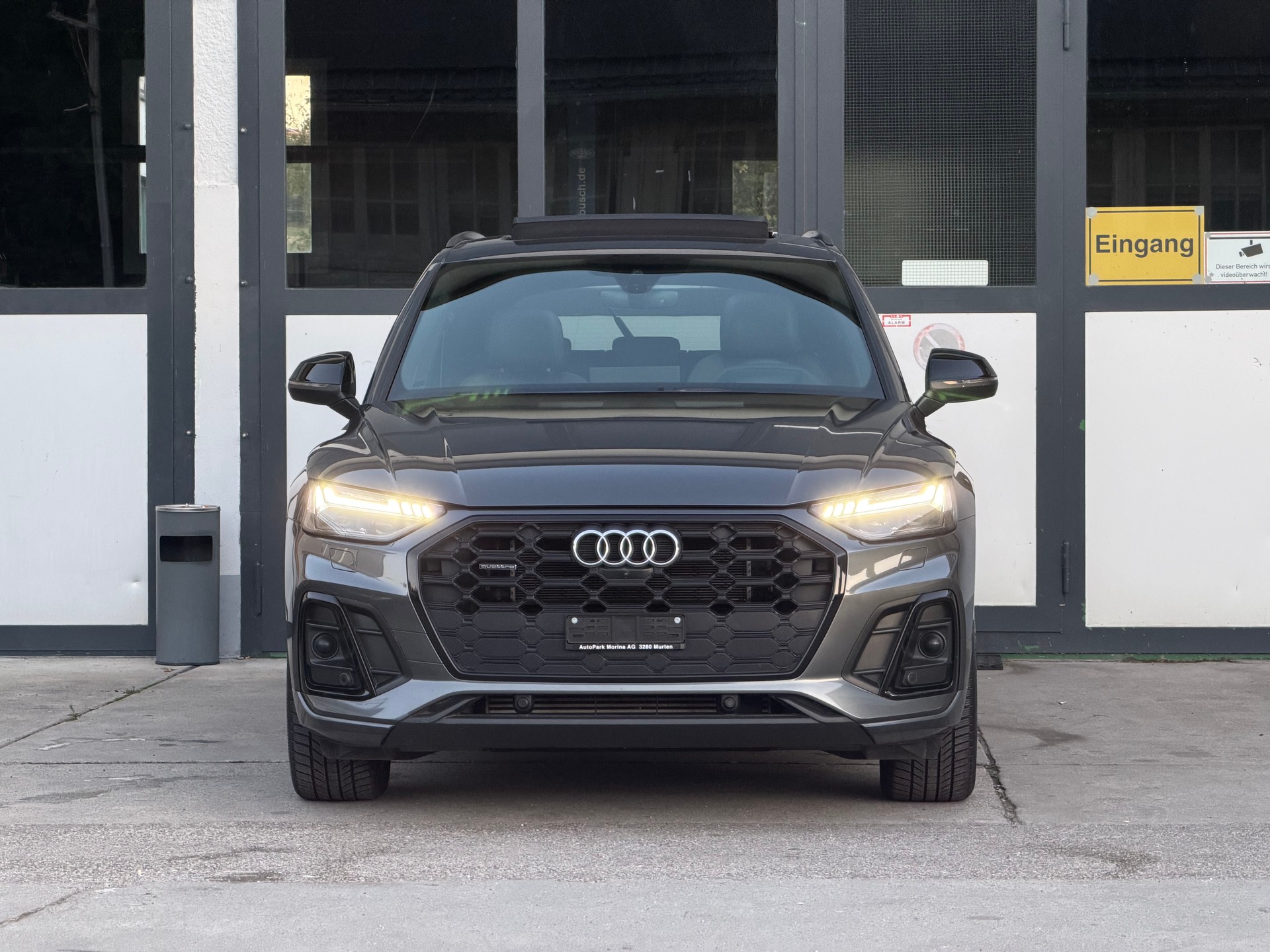 AUDI Q5 50 TFSI e PHEV S line quattro S-tronic-showroom-element-2