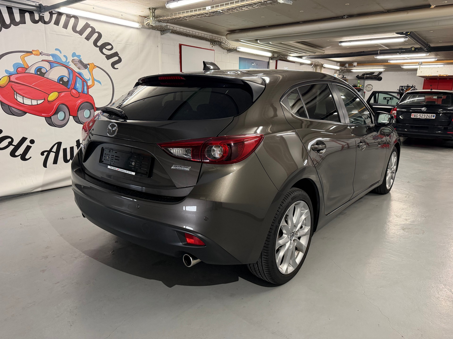 MAZDA 3 2.2 16V CD Revolution Activematic-showroom-element-3
