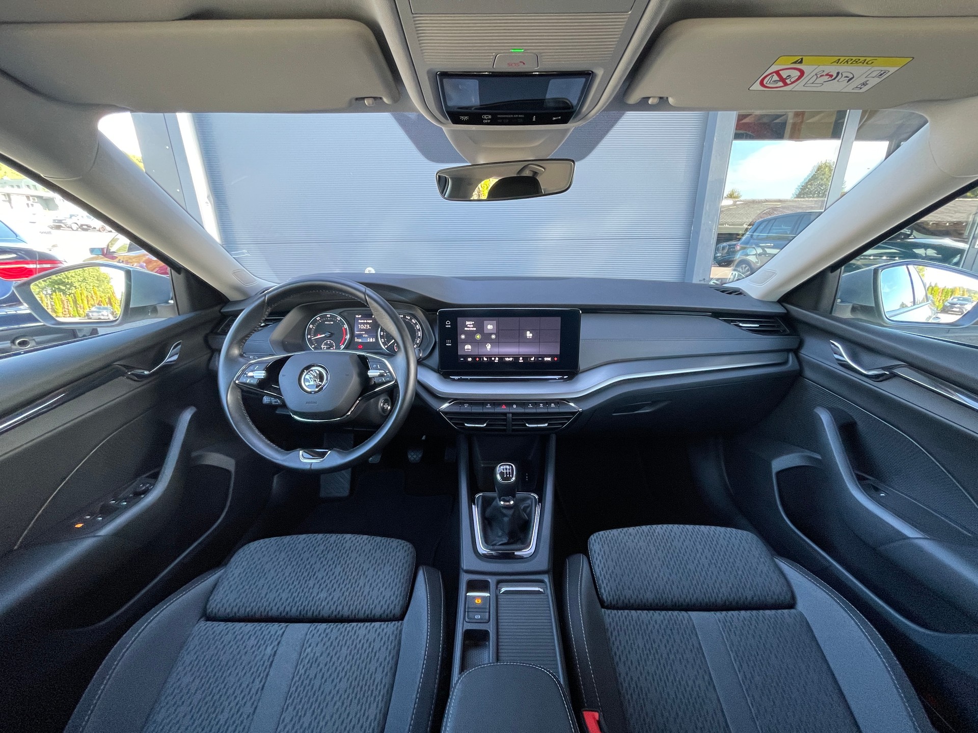 SKODA Octavia Combi 1.5 TSI ACT EVO Ambition-image-7