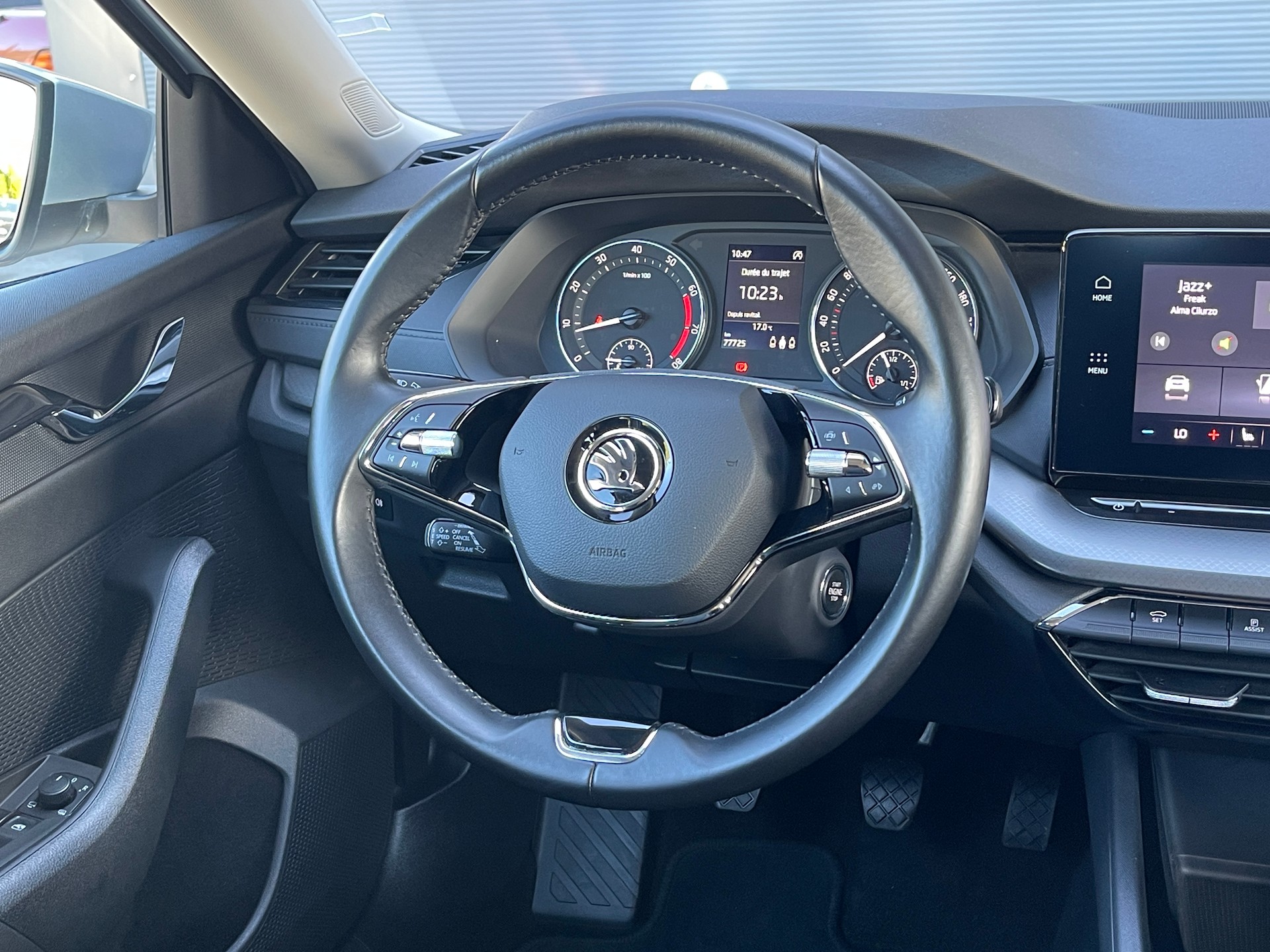 SKODA Octavia Combi 1.5 TSI ACT EVO Ambition-image-8