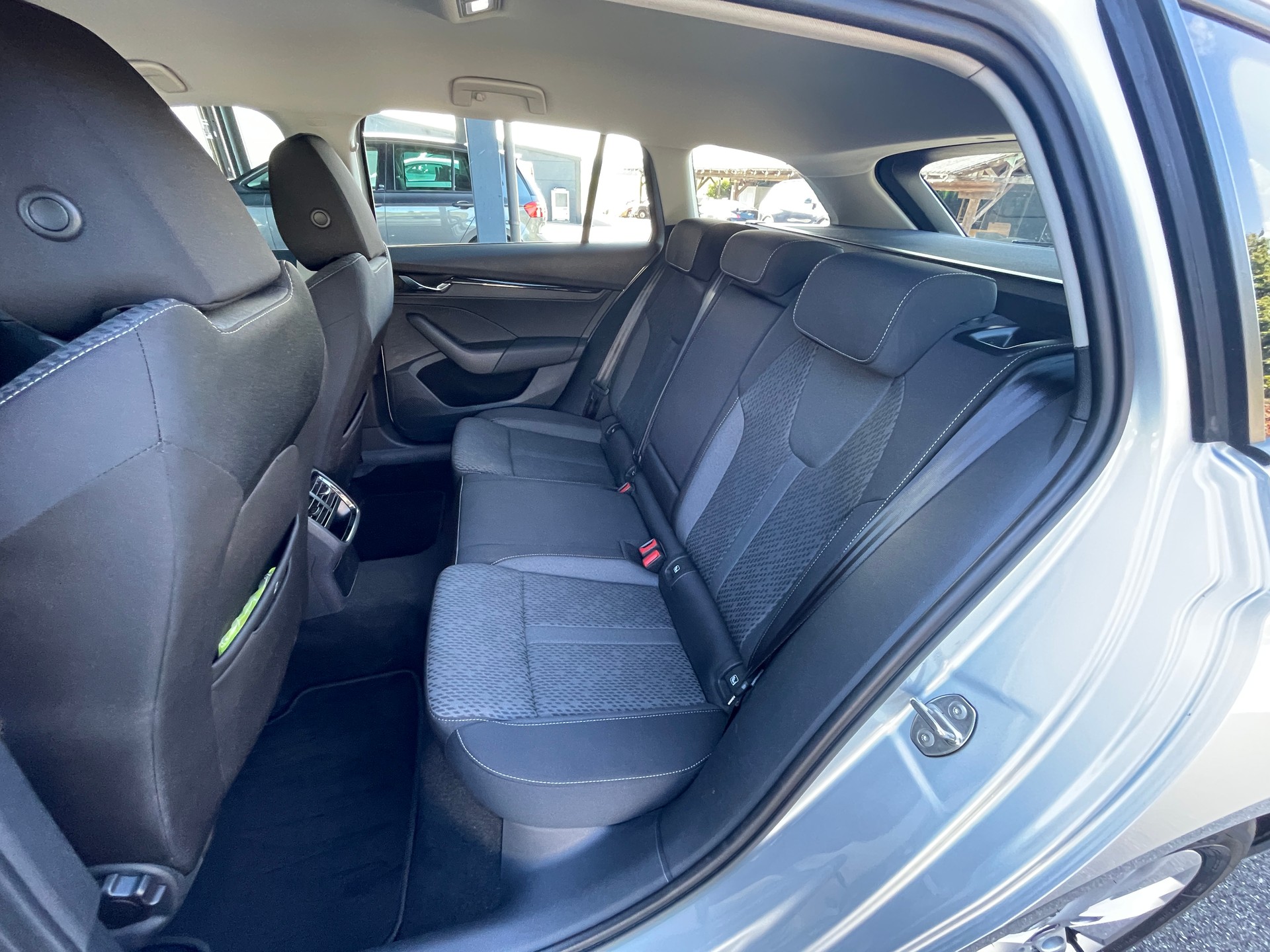 SKODA Octavia Combi 1.5 TSI ACT EVO Ambition-image-13