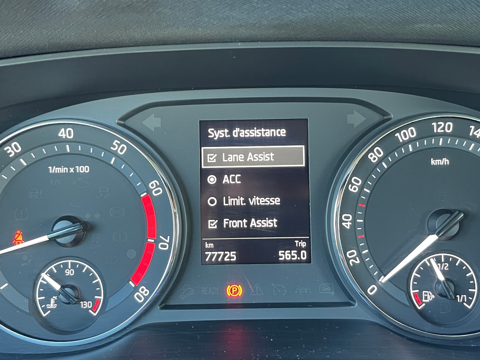 SKODA Octavia Combi 1.5 TSI ACT EVO Ambition-image-11