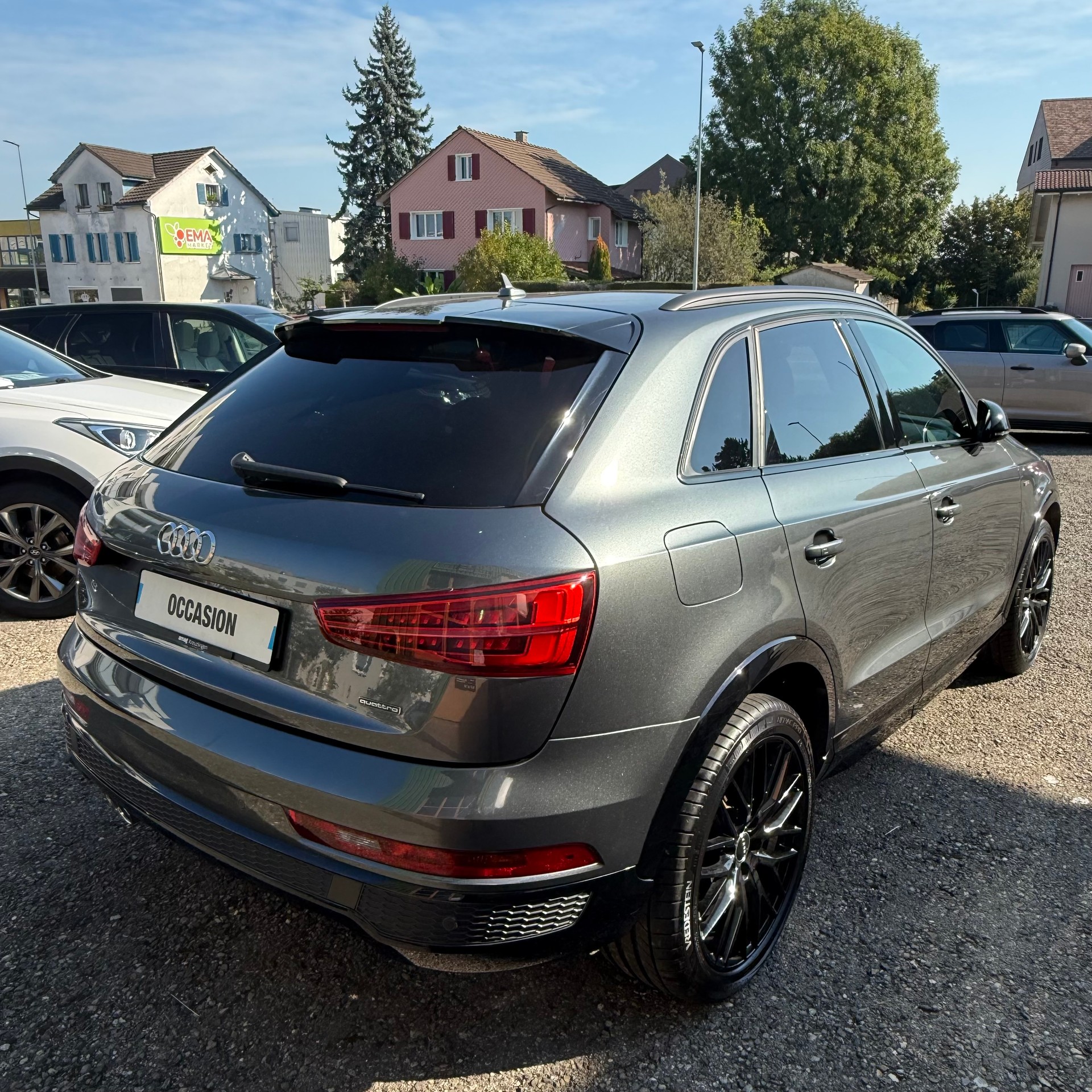 AUDI Q3 2.0 TDI quattro S-tronic-image-1