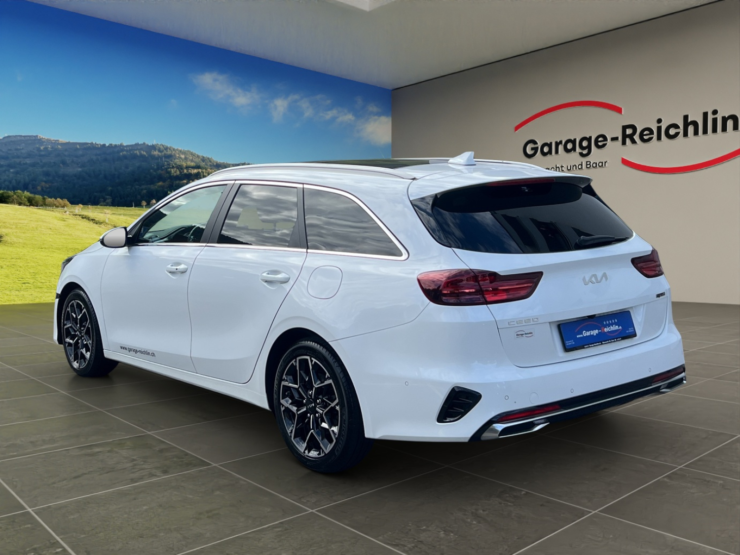 KIA Ceed SW 1.5 T-GDi MHEV GT-Line-showroom-element-2