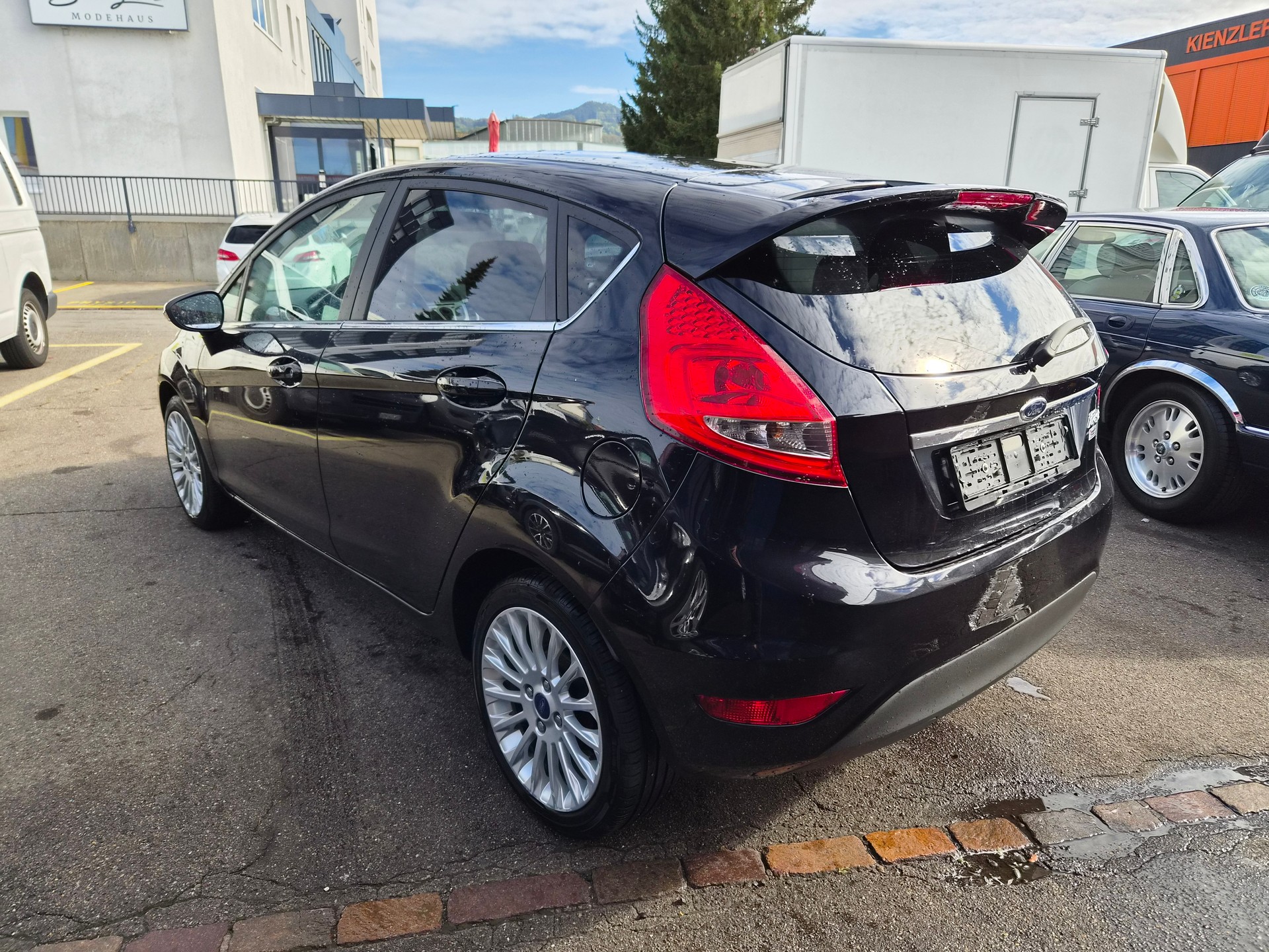 FORD Fiesta 1.6 16V Titanium-image-4