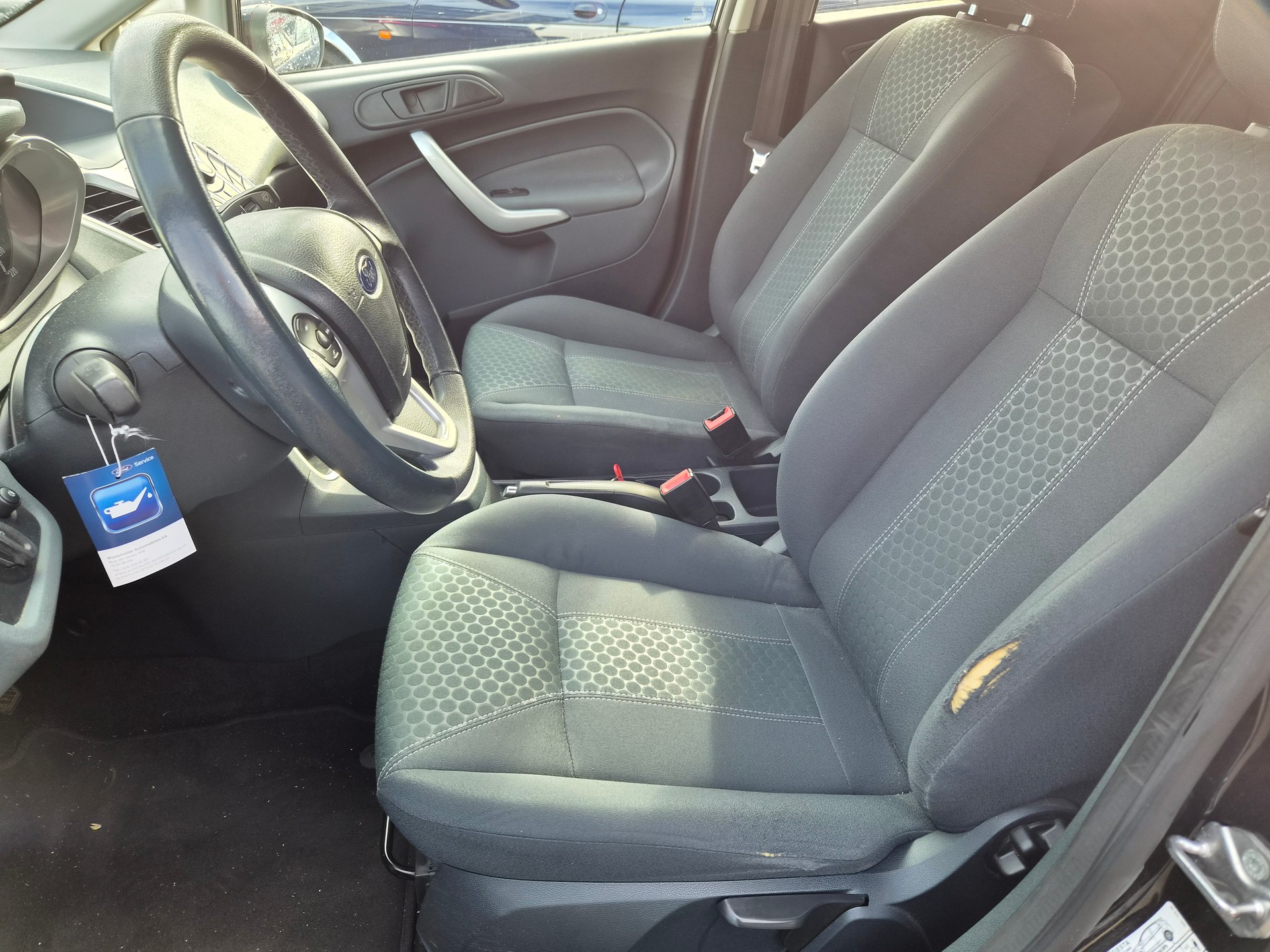 FORD Fiesta 1.6 16V Titanium-image-8