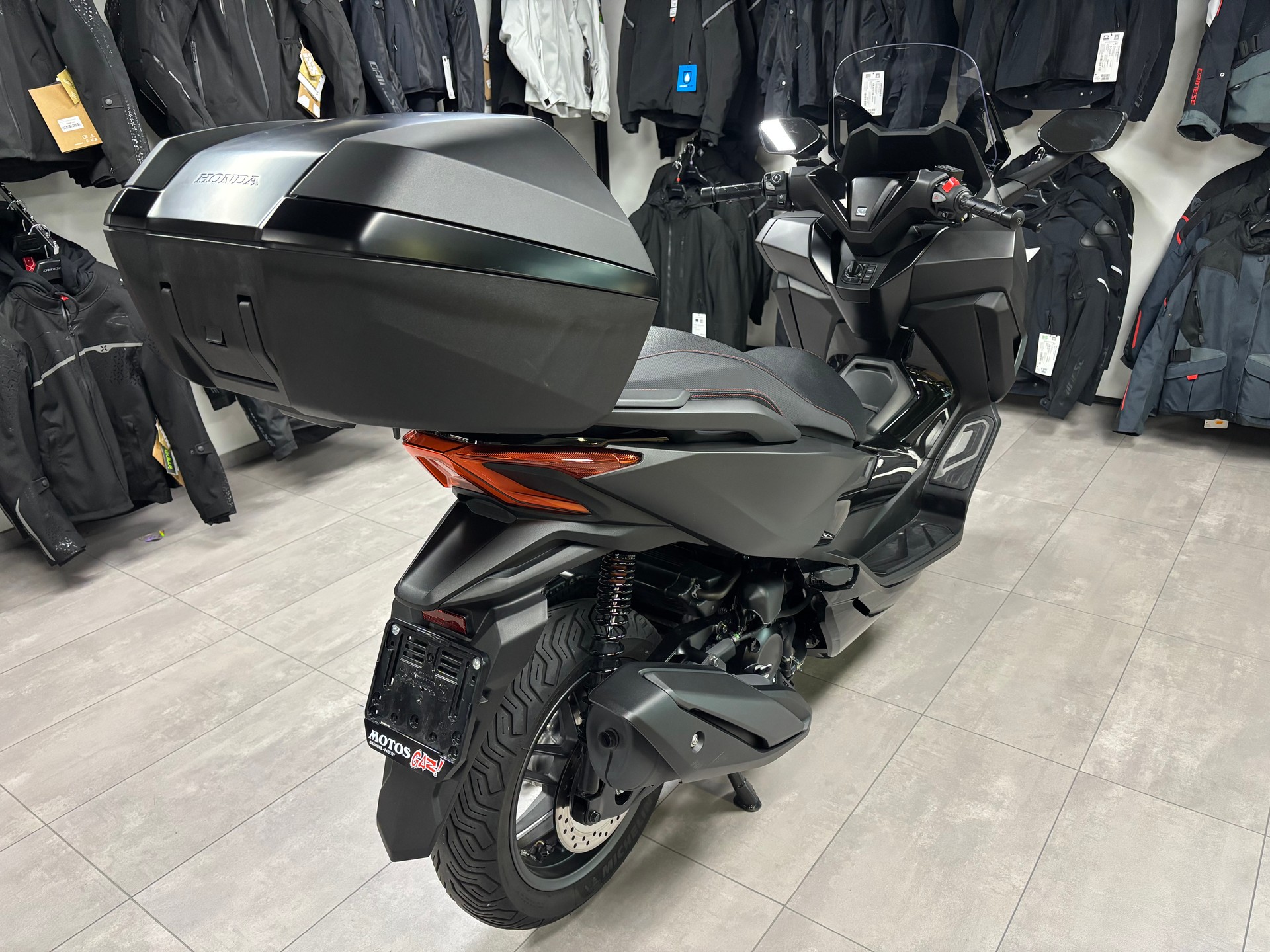 HONDA NSS 350 Smart Top Box-image-4