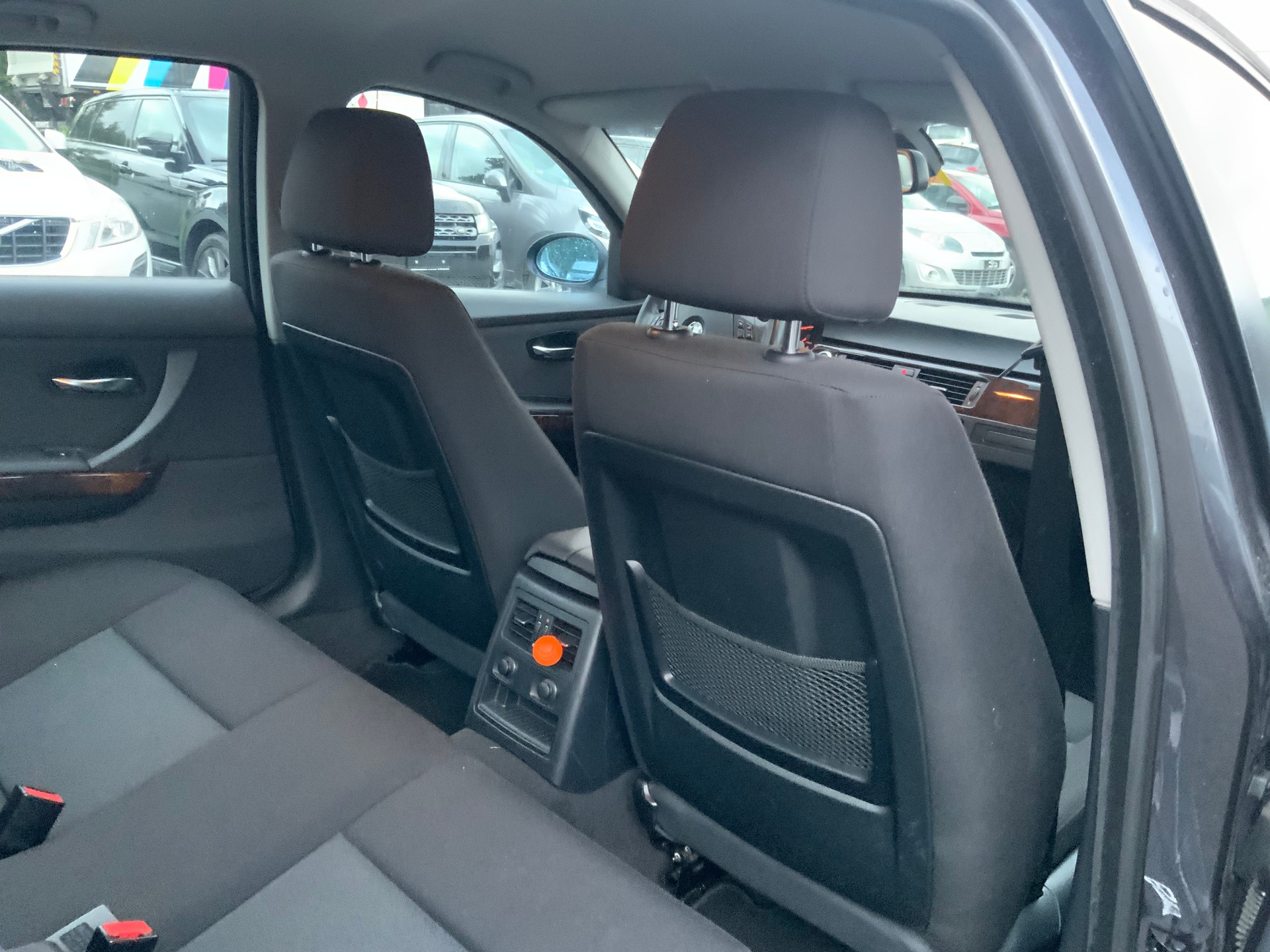 BMW 320i Steptronic-image-12