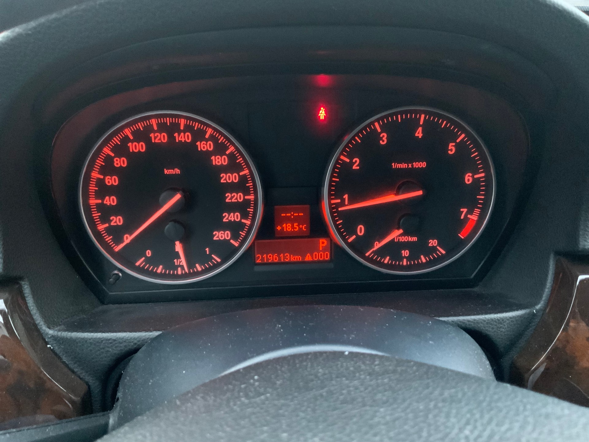 BMW 320i Steptronic-image-8