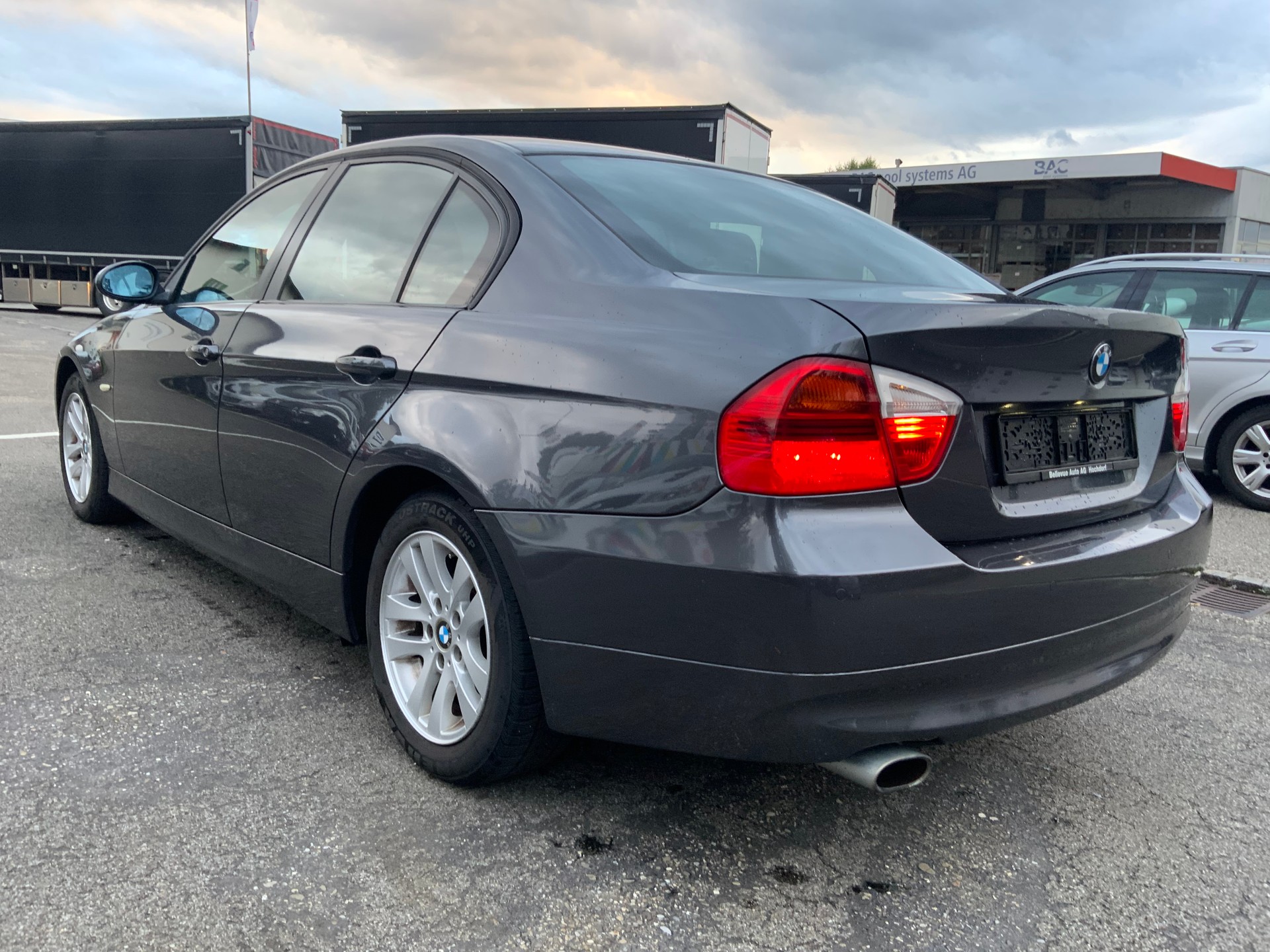 BMW 320i Steptronic-image-4