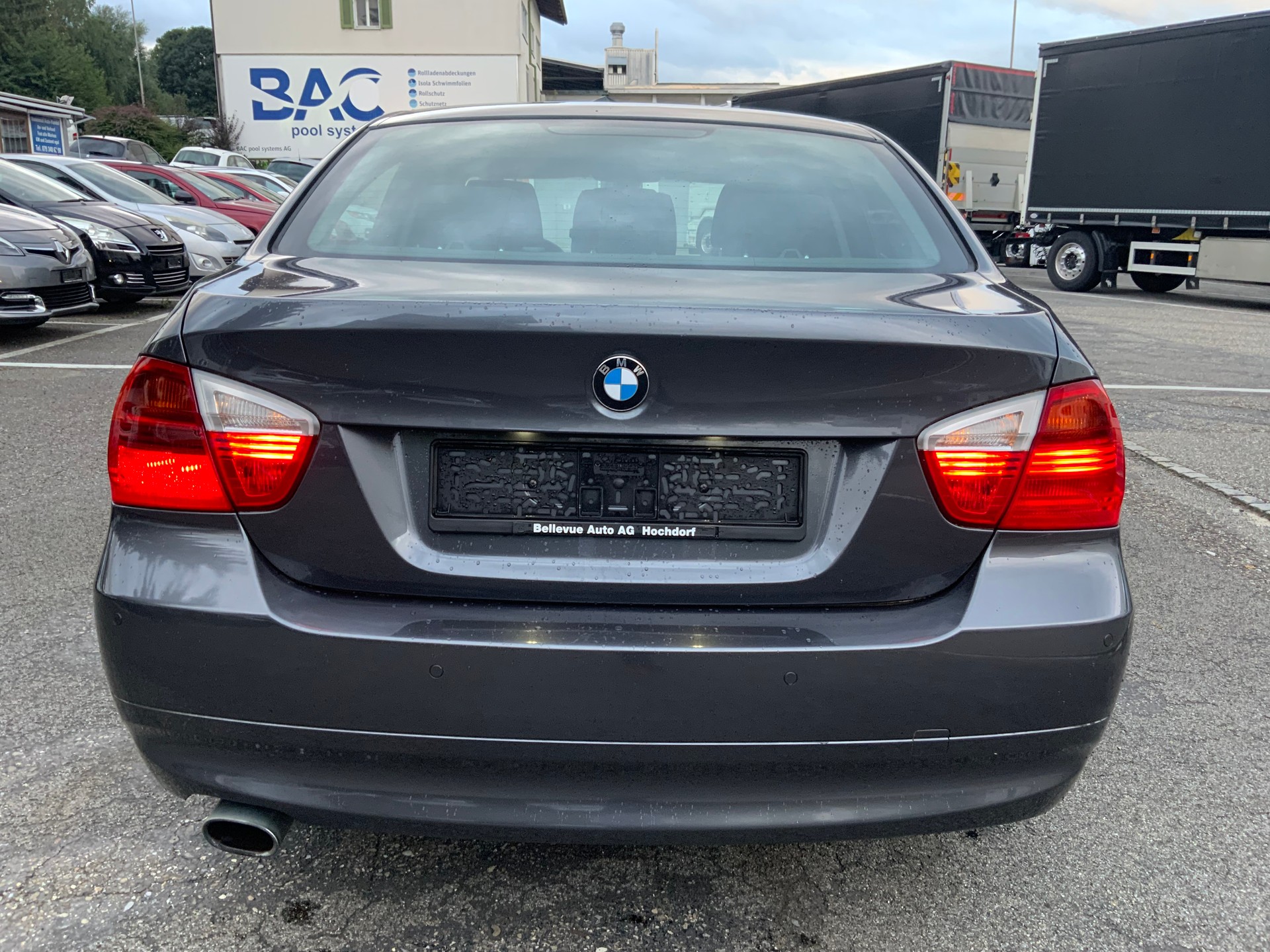 BMW 320i Steptronic-image-5
