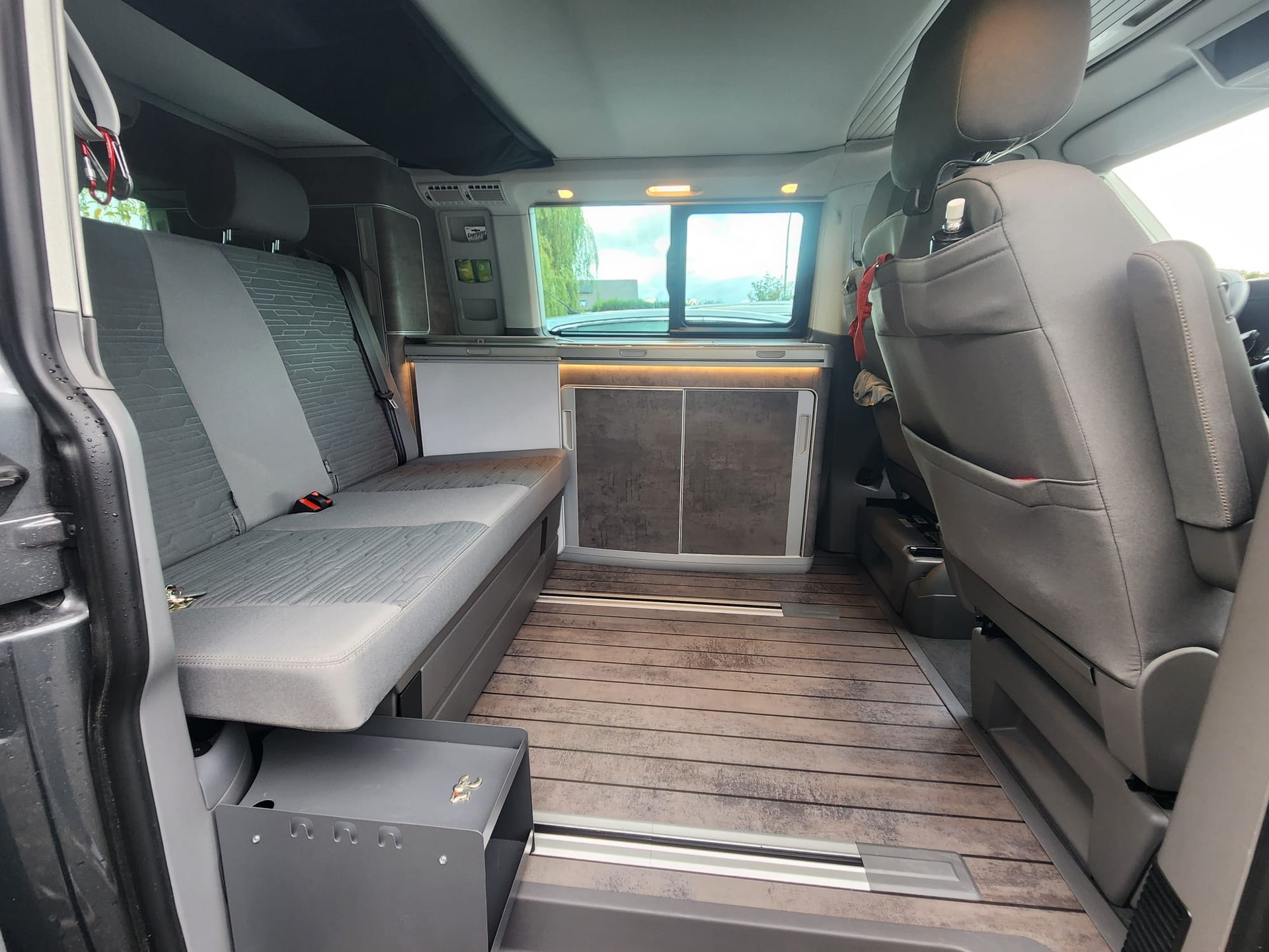 VW T6.1 California 2.0 TDI Ocean 4 motion DSG-image-9