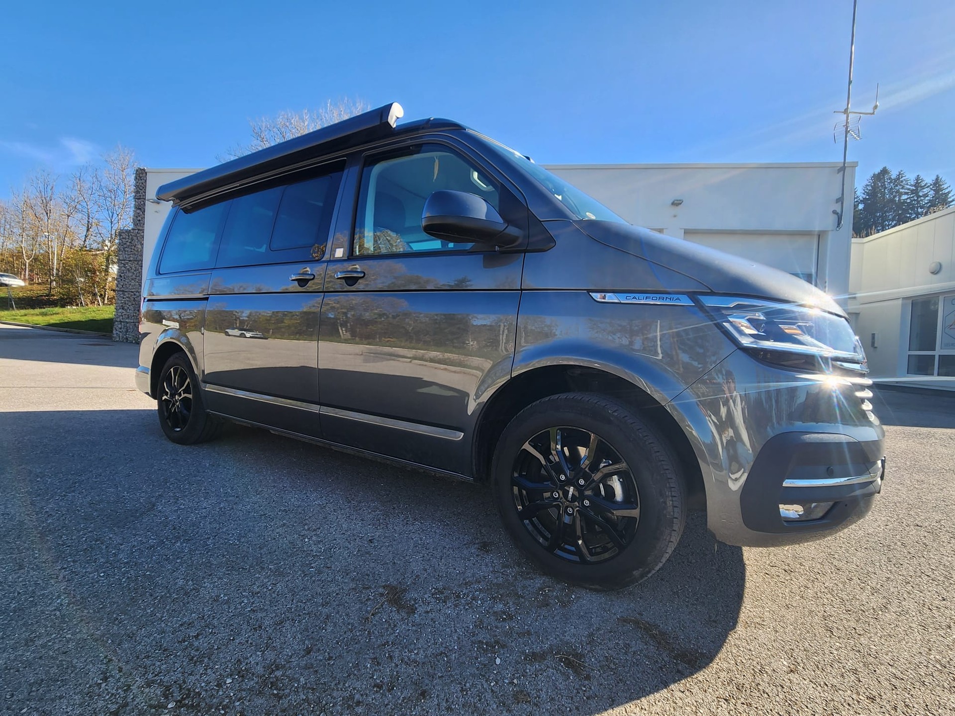 VW T6.1 California 2.0 TDI Ocean 4 motion DSG-image-1