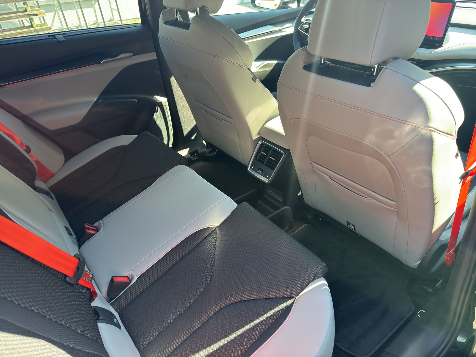 SKODA Elroq 85-image-9