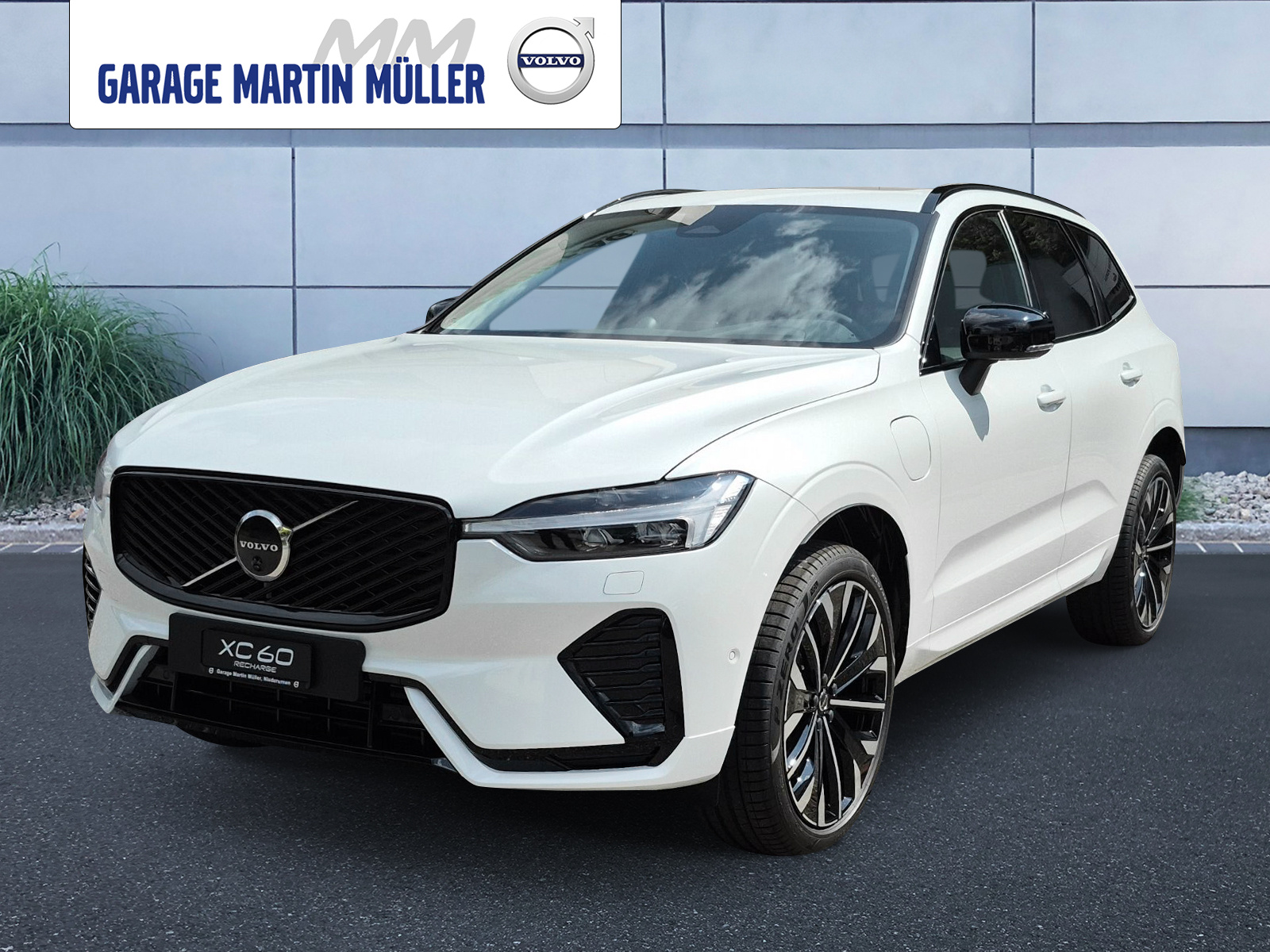 VOLVO XC60 2.0 T6 TE Ultra Dark eAWD