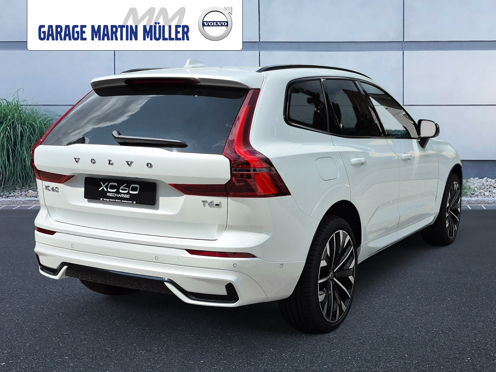 VOLVO XC60 2.0 T6 TE Ultra Dark eAWD-image-4